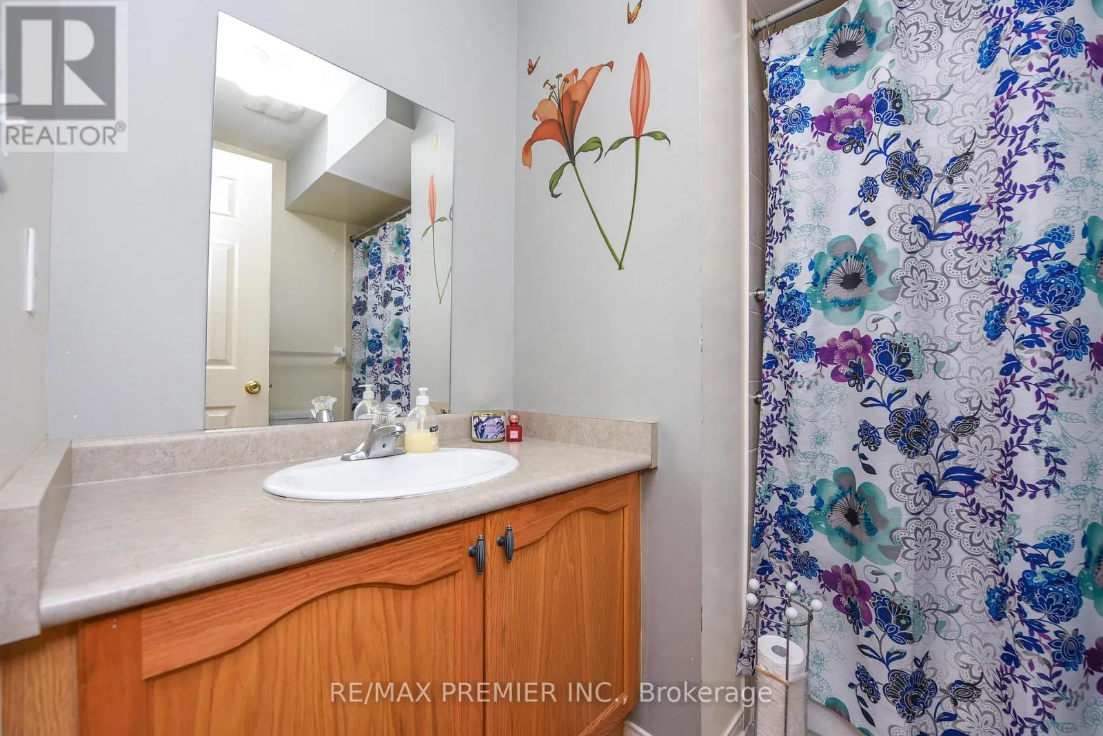 163 TORBARRIE ROAD