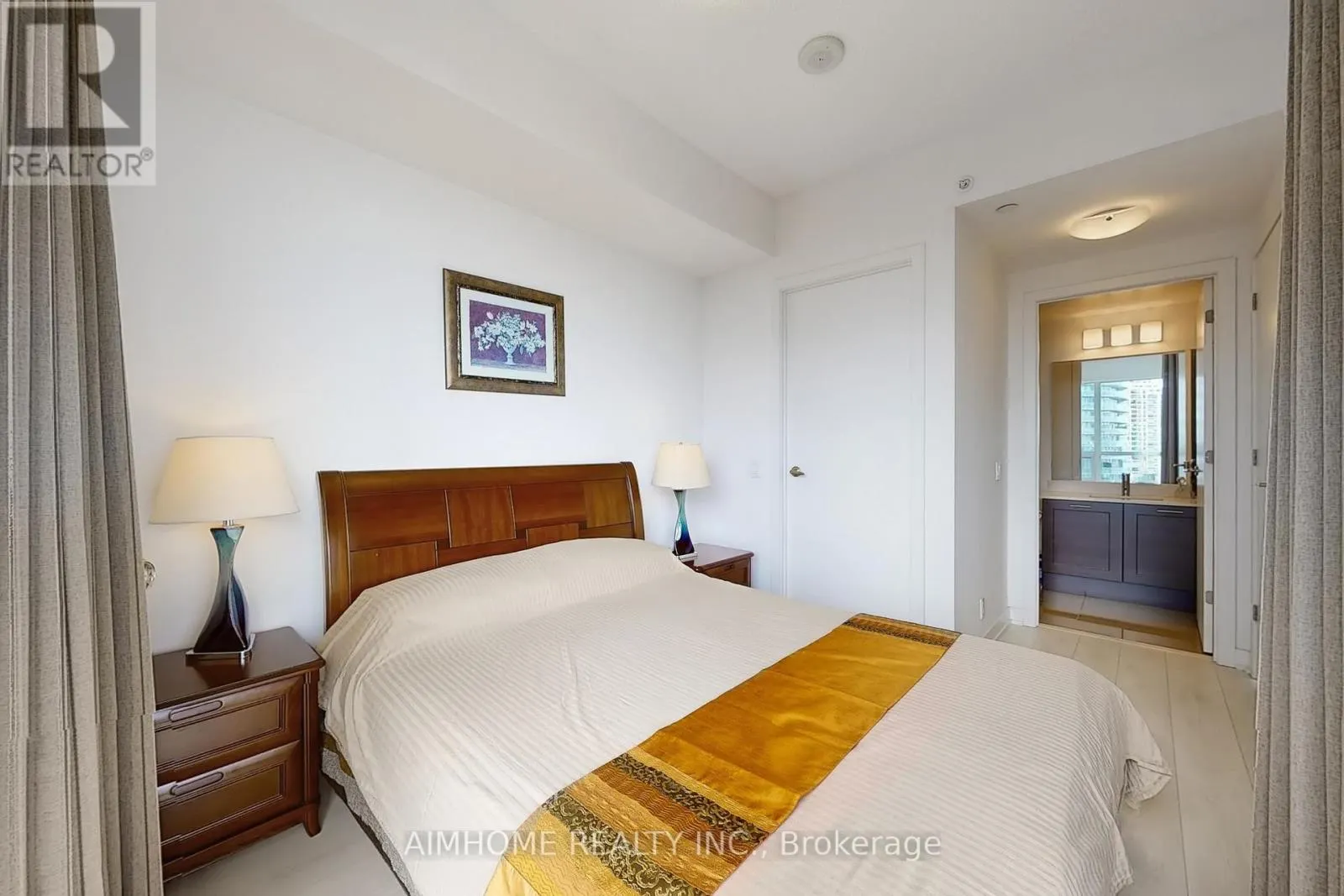 1901 - 2200 LAKE SHORE BOULEVARD W