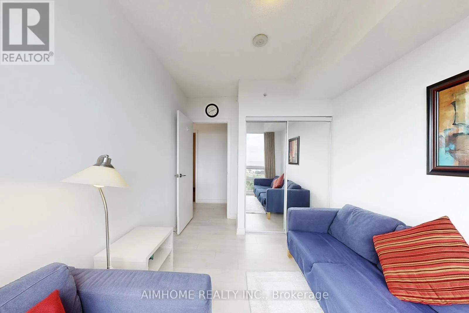 1901 - 2200 LAKE SHORE BOULEVARD W