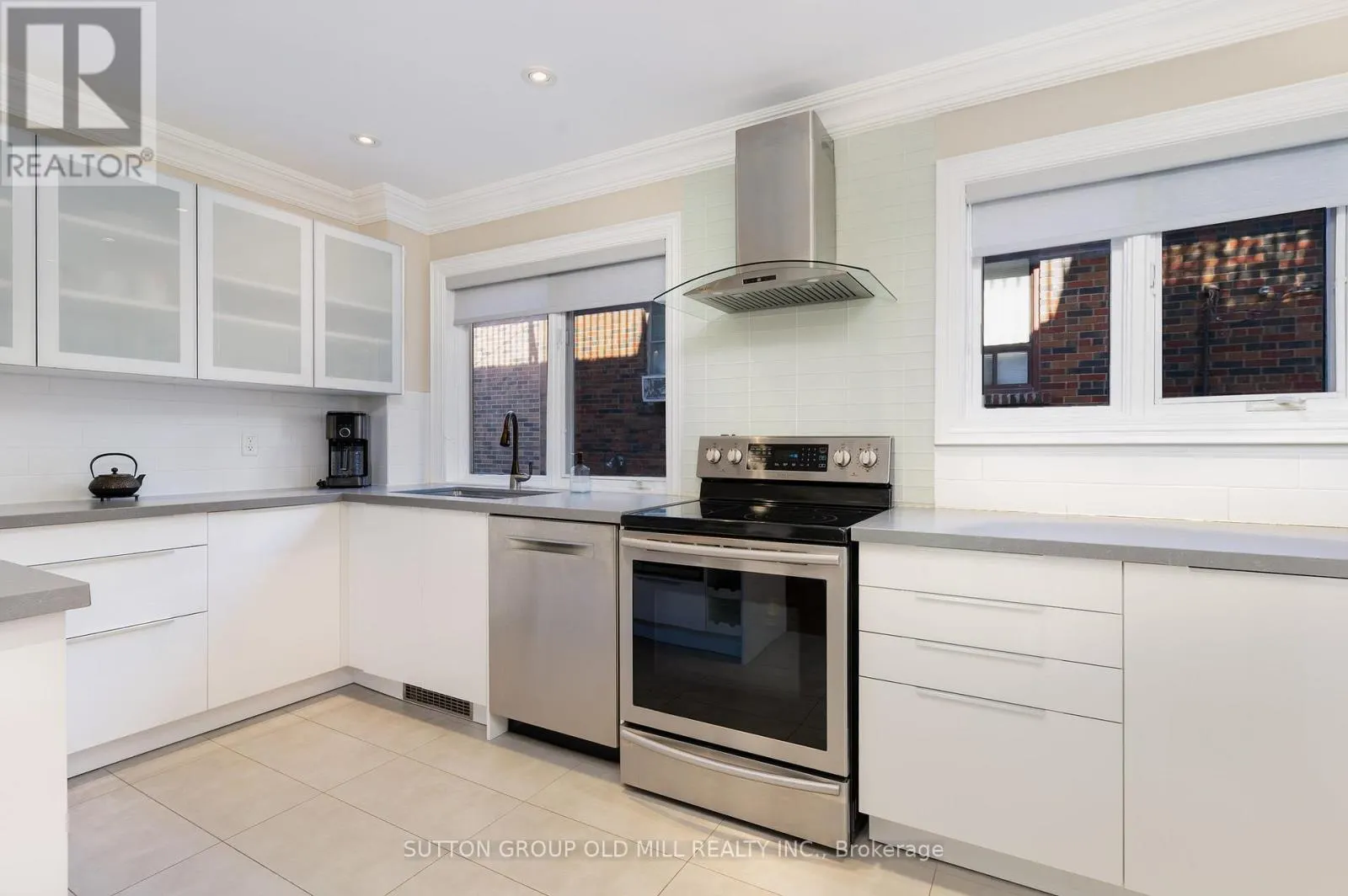 4 HUNTER AVENUE