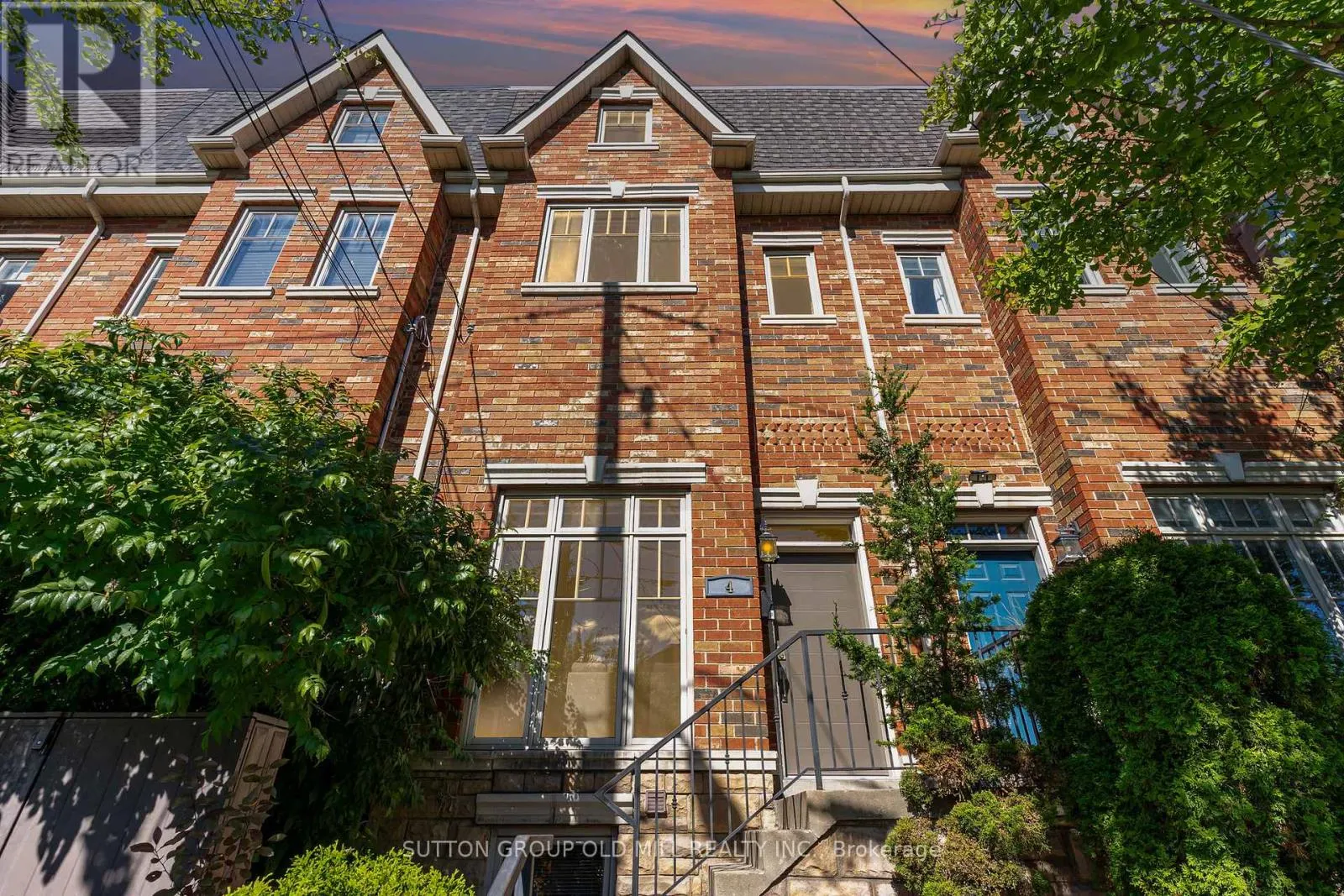 4 HUNTER AVENUE