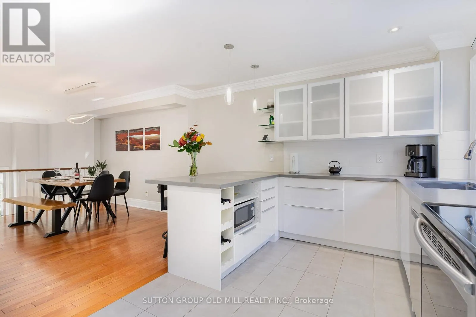 4 HUNTER AVENUE