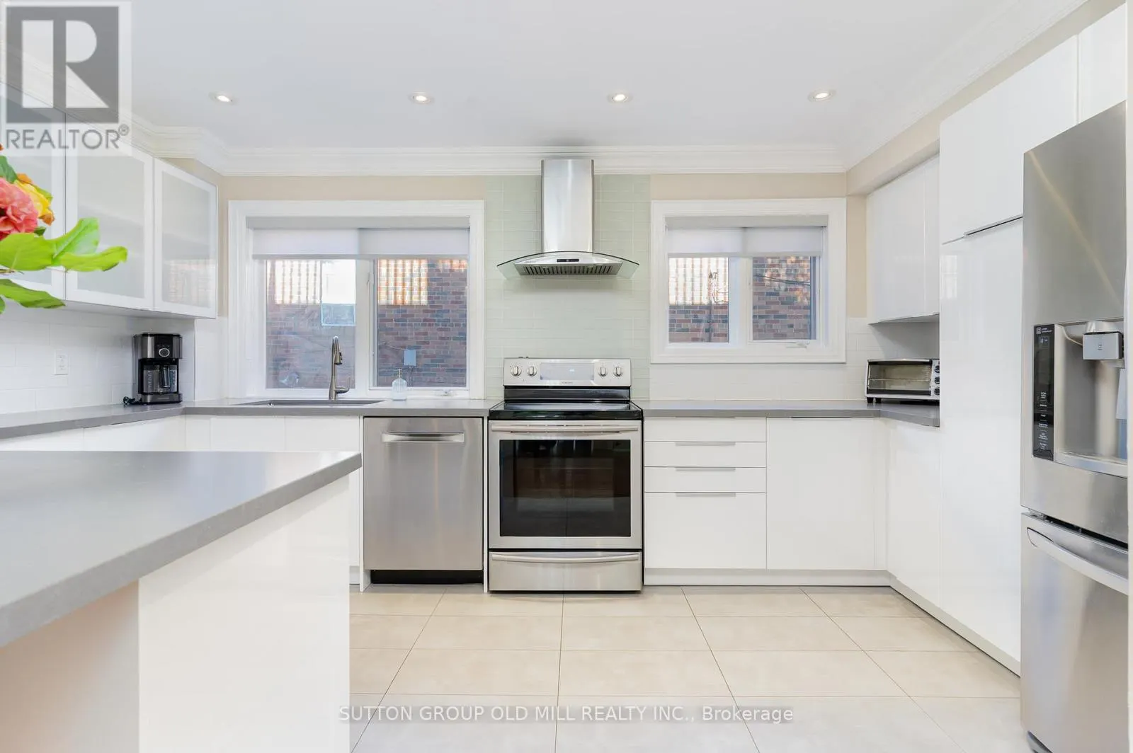 4 HUNTER AVENUE
