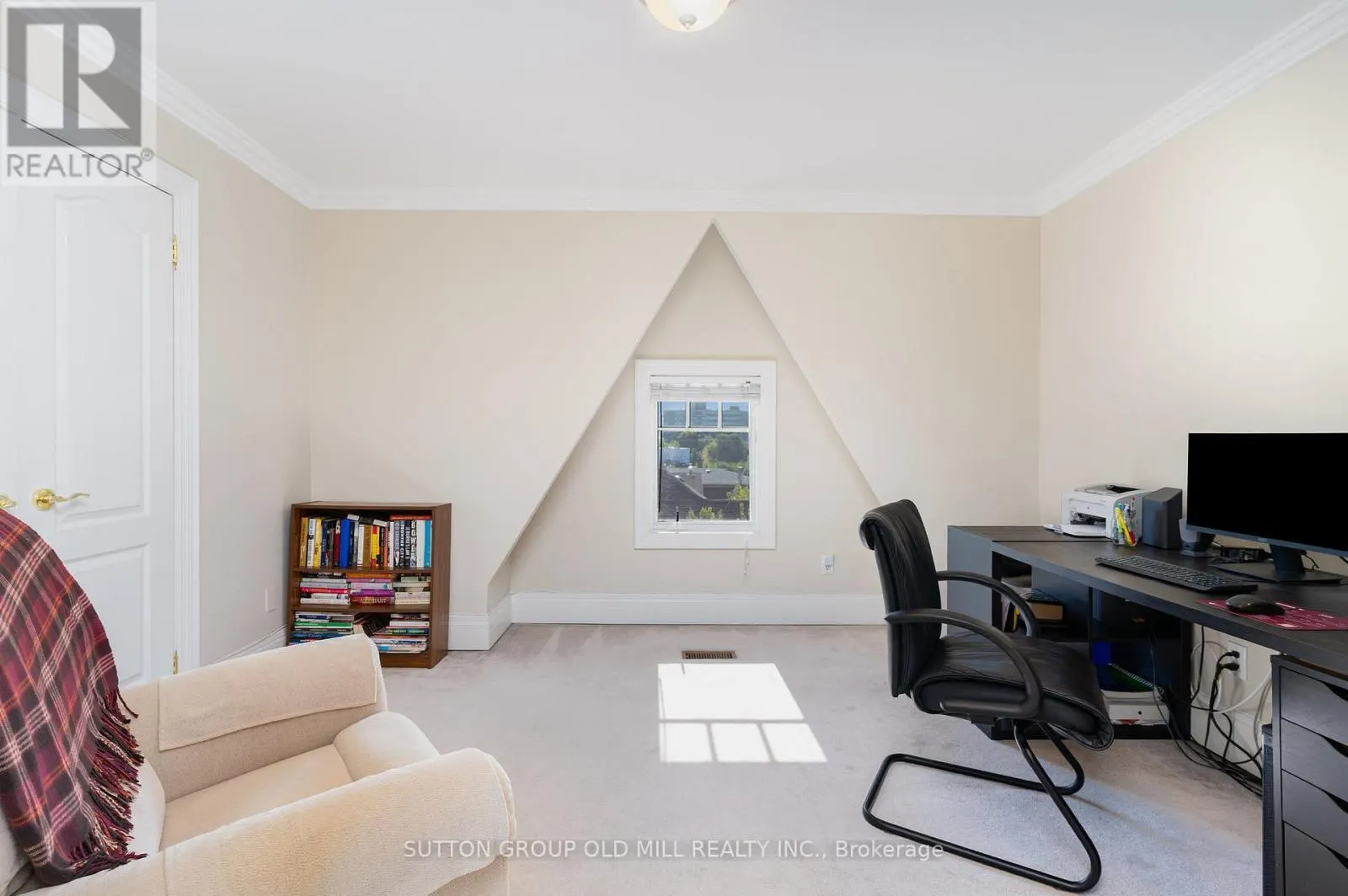 4 HUNTER AVENUE