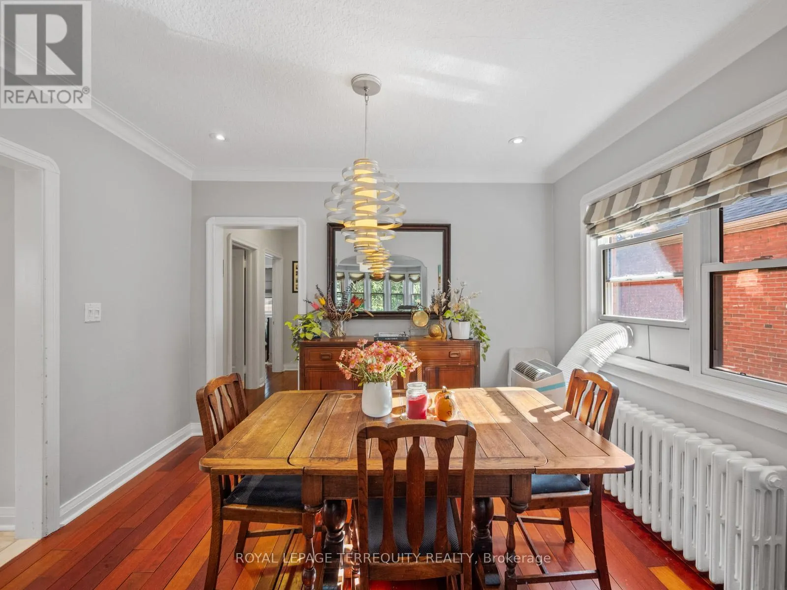 53 GLENROY AVENUE
