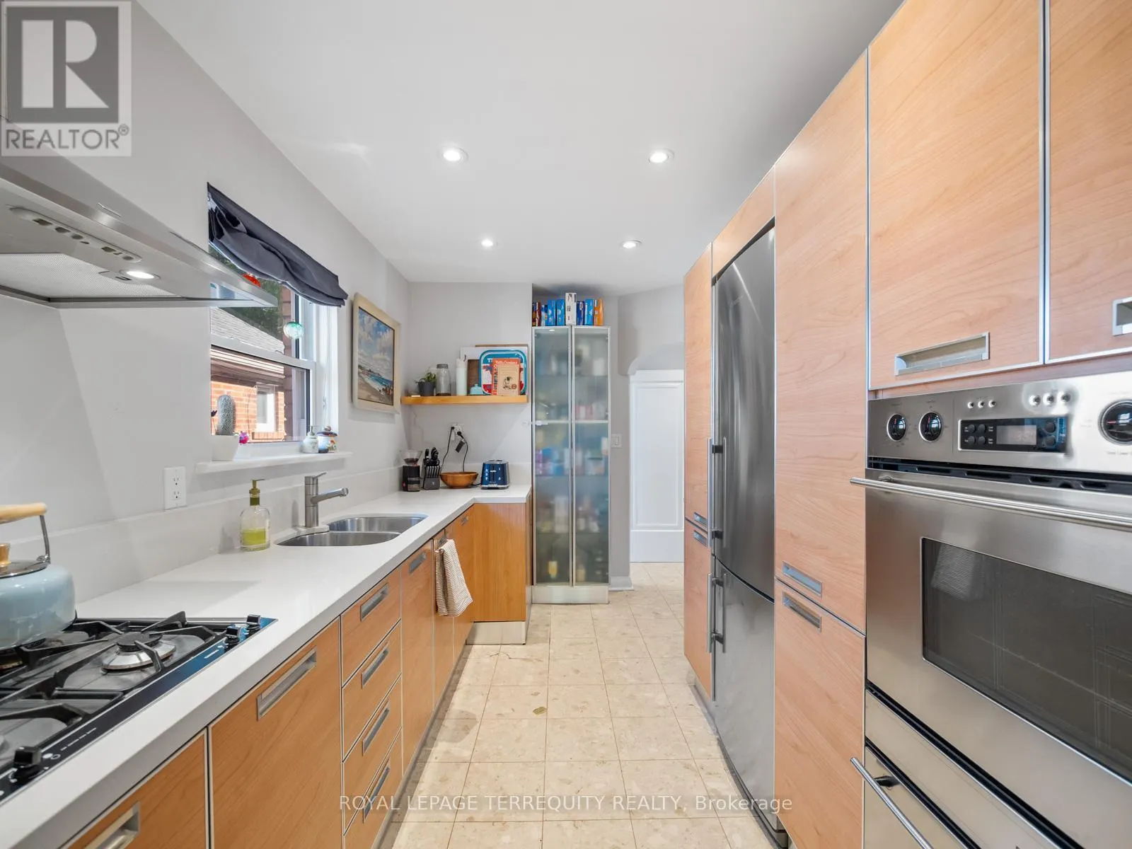 53 GLENROY AVENUE
