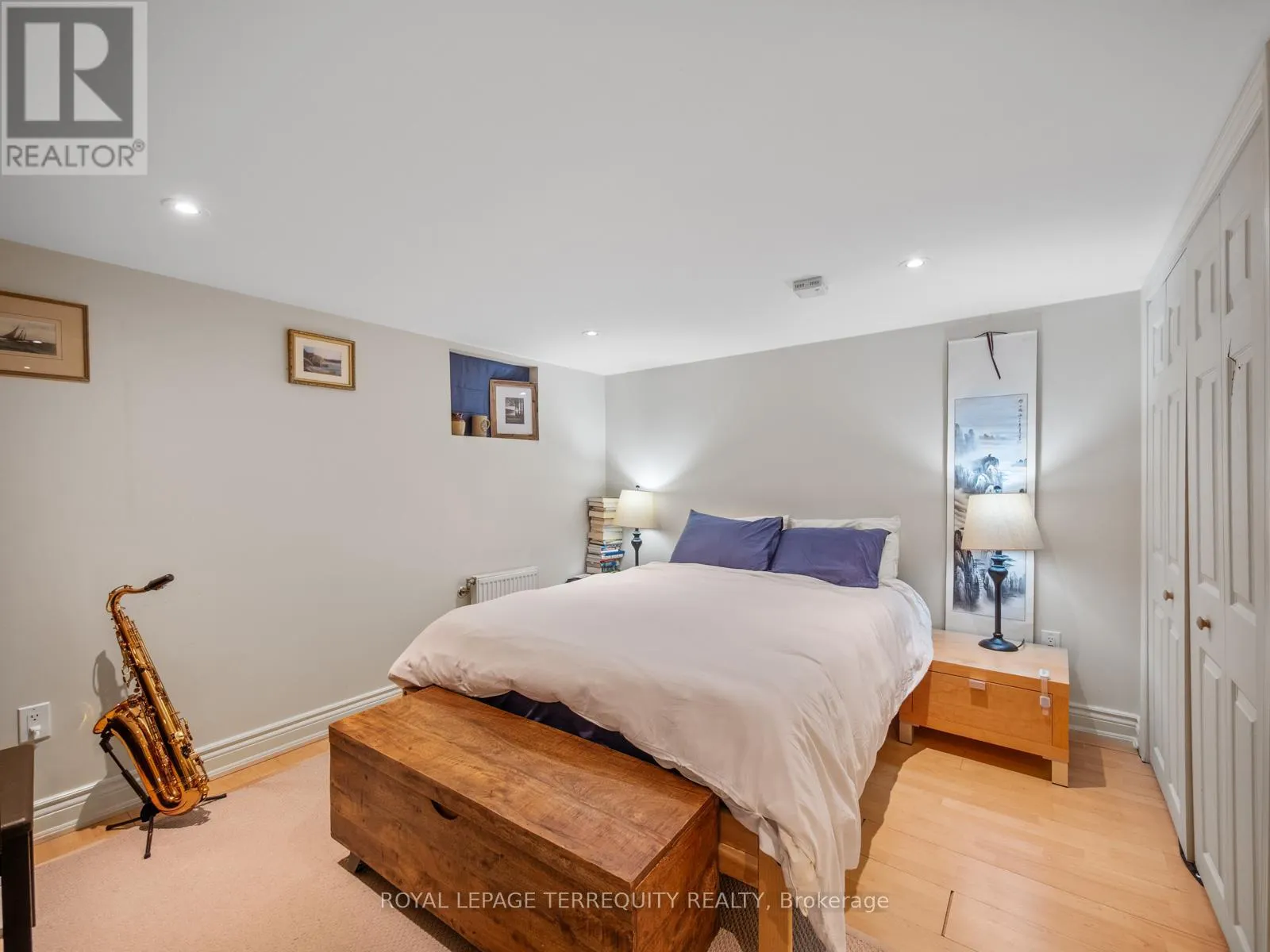 53 GLENROY AVENUE