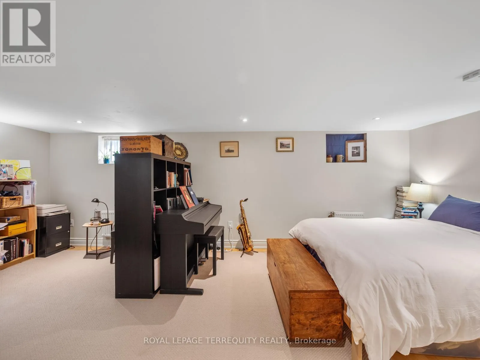 53 GLENROY AVENUE