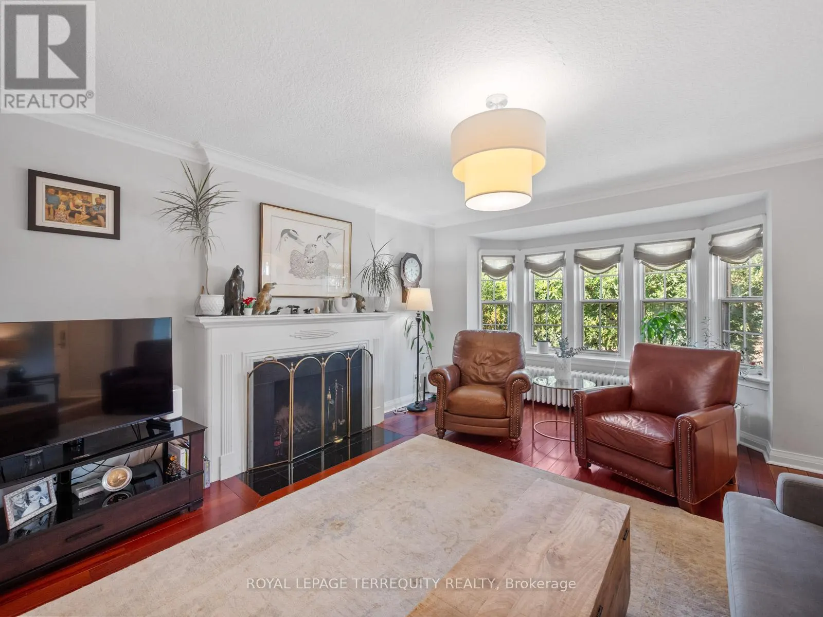 53 GLENROY AVENUE