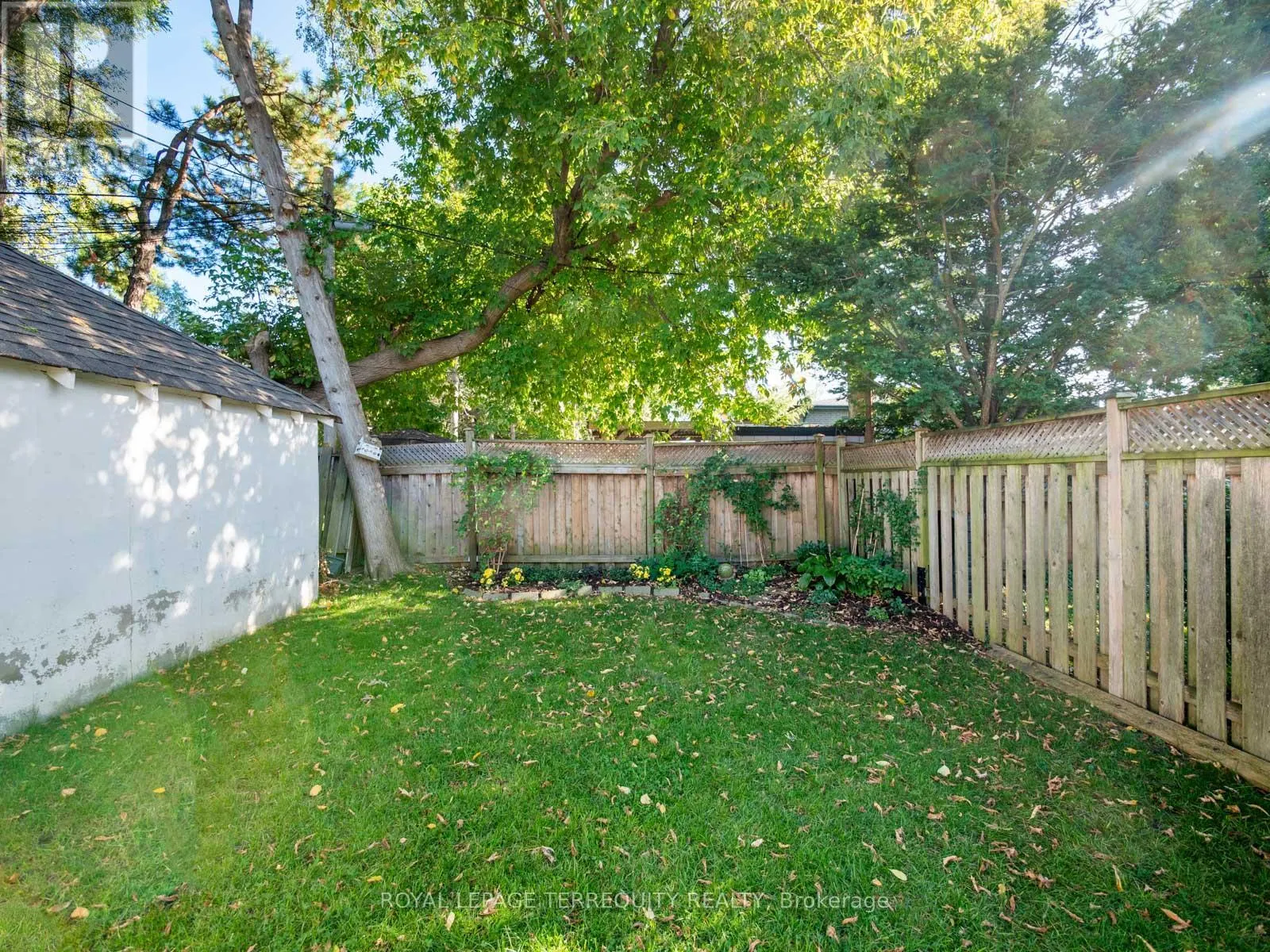 53 GLENROY AVENUE