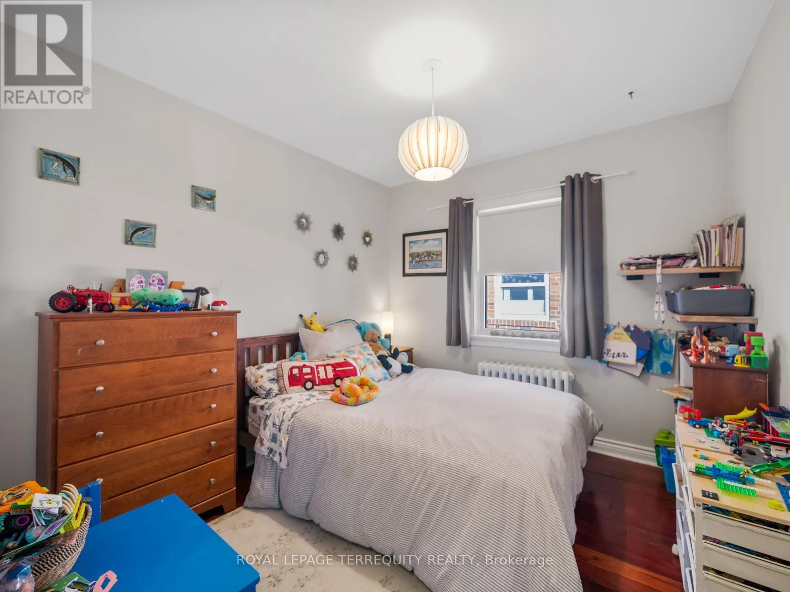 53 GLENROY AVENUE