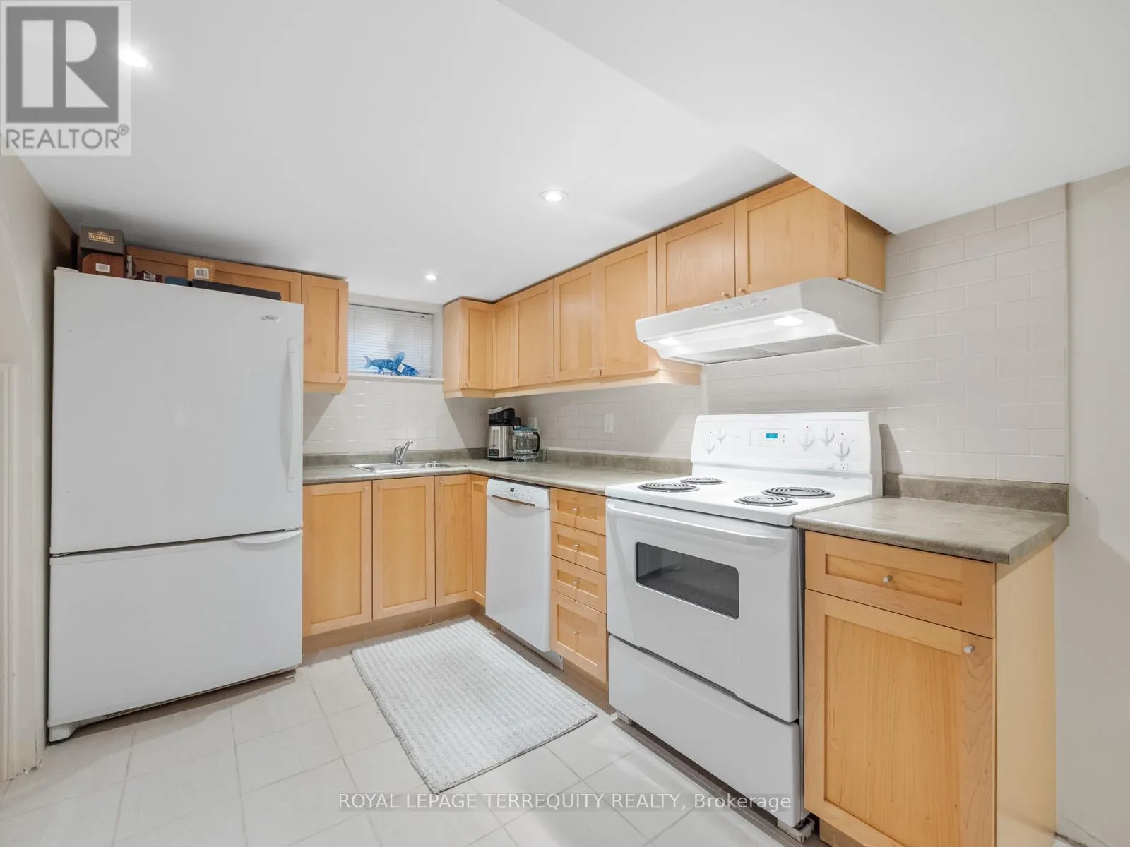 53 GLENROY AVENUE