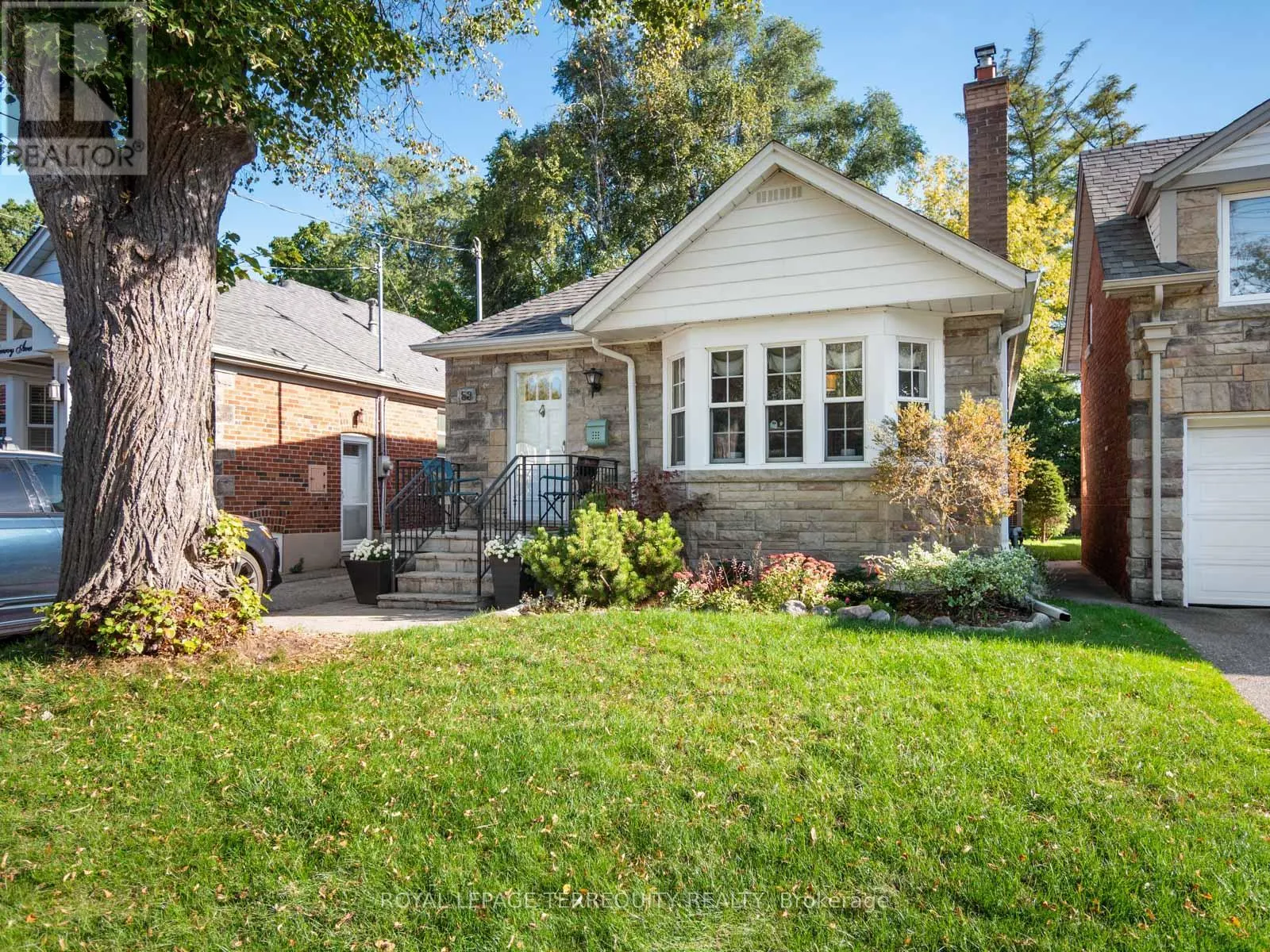 53 GLENROY AVENUE