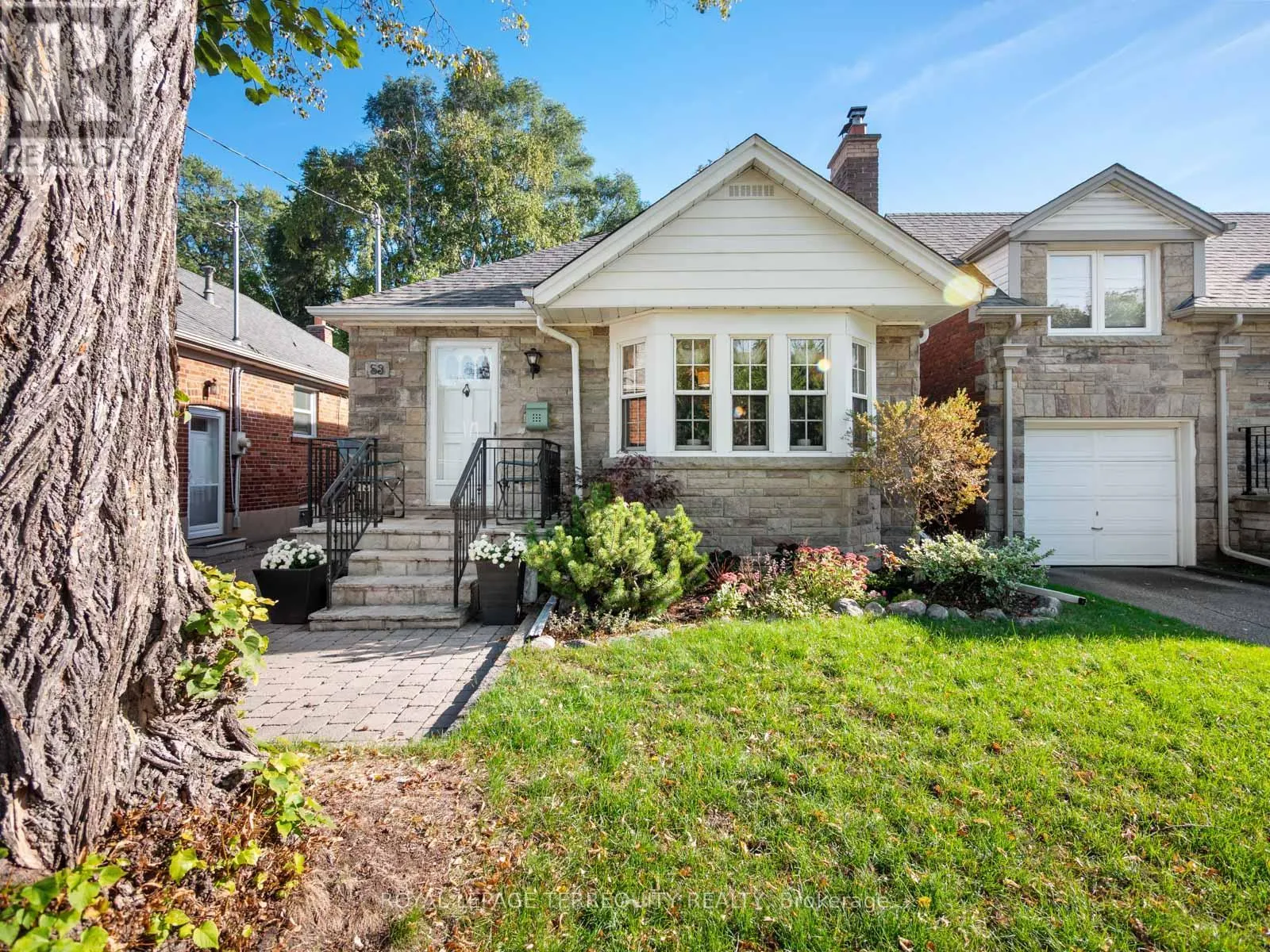 53 GLENROY AVENUE
