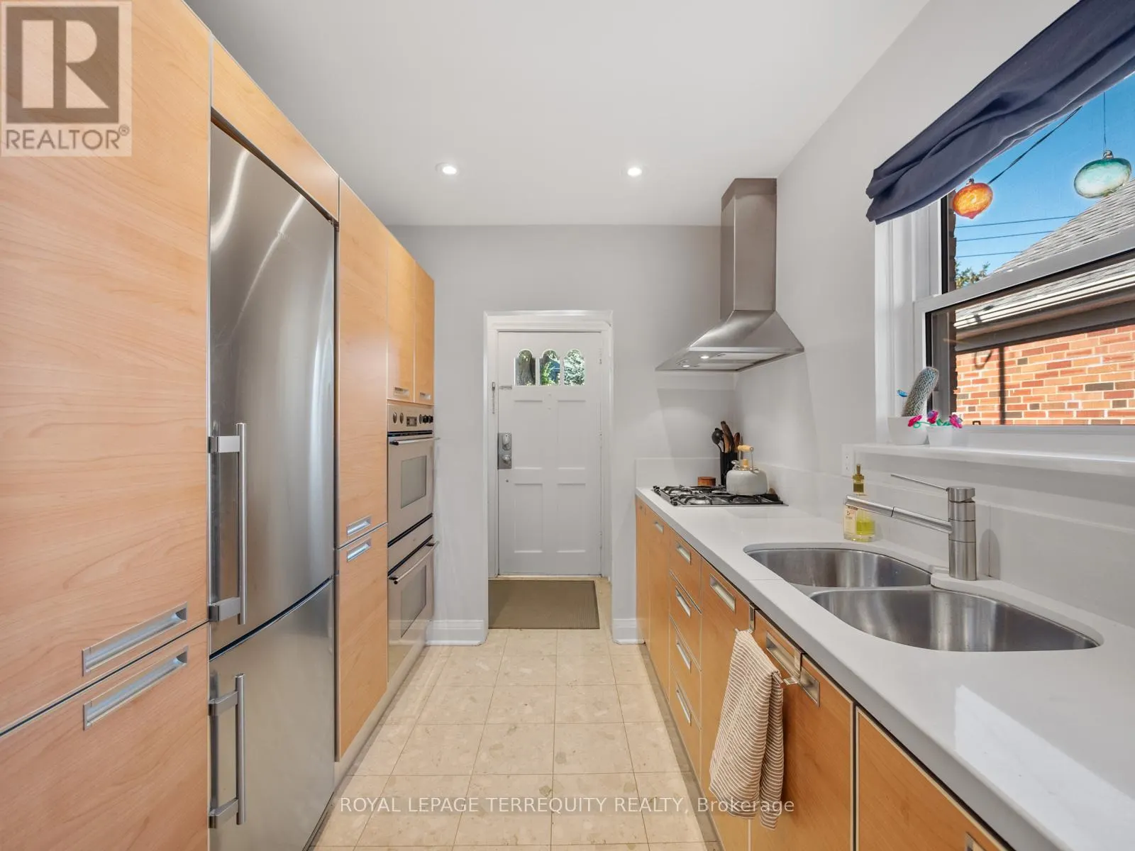 53 GLENROY AVENUE