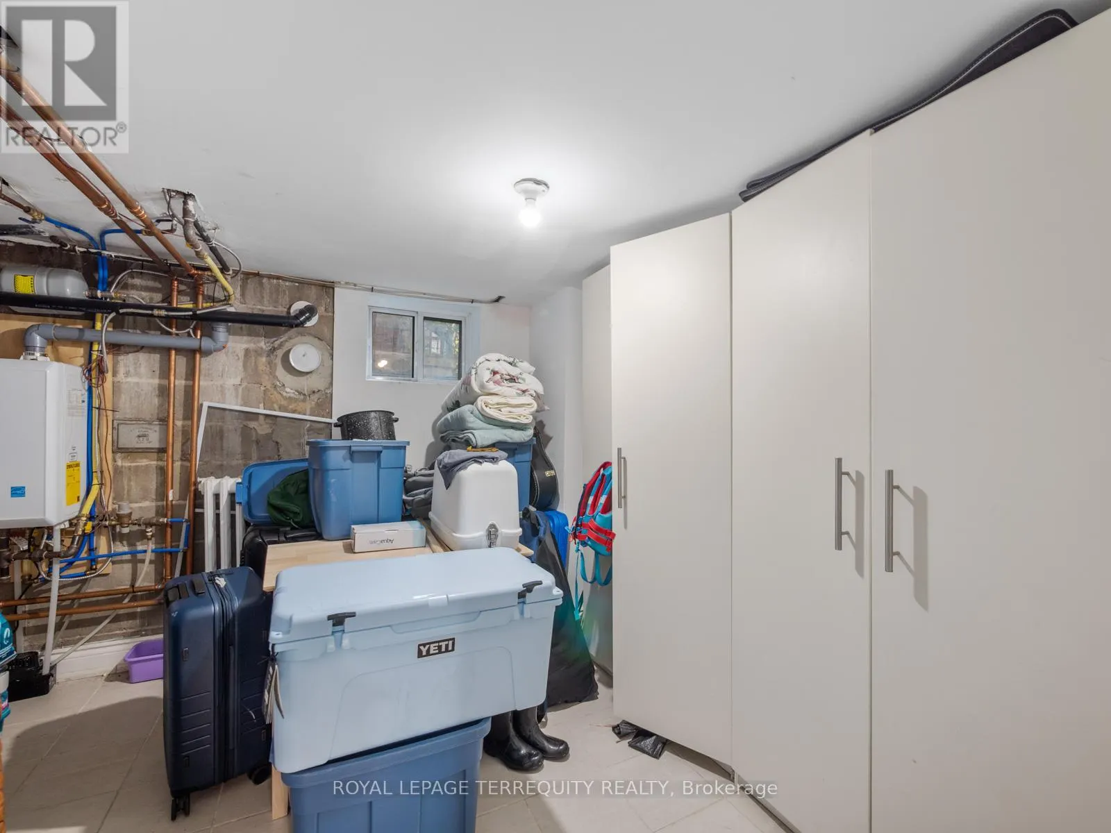 53 GLENROY AVENUE