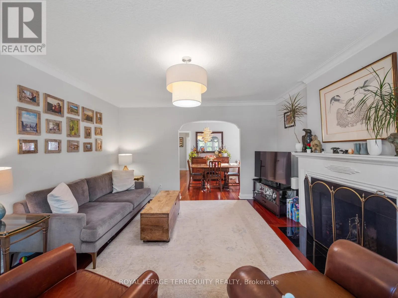 53 GLENROY AVENUE