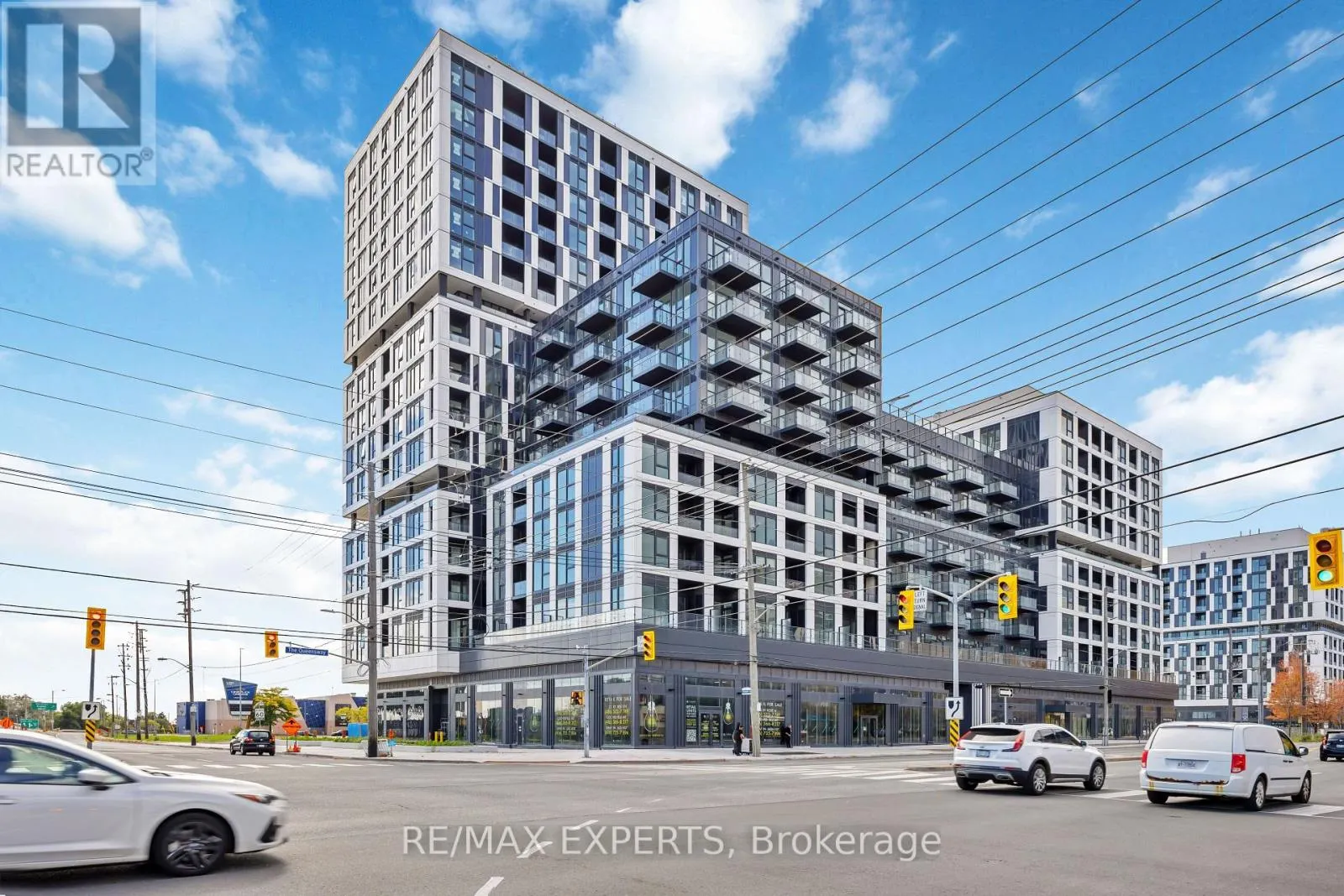307 - 1007 THE QUEENSWAY