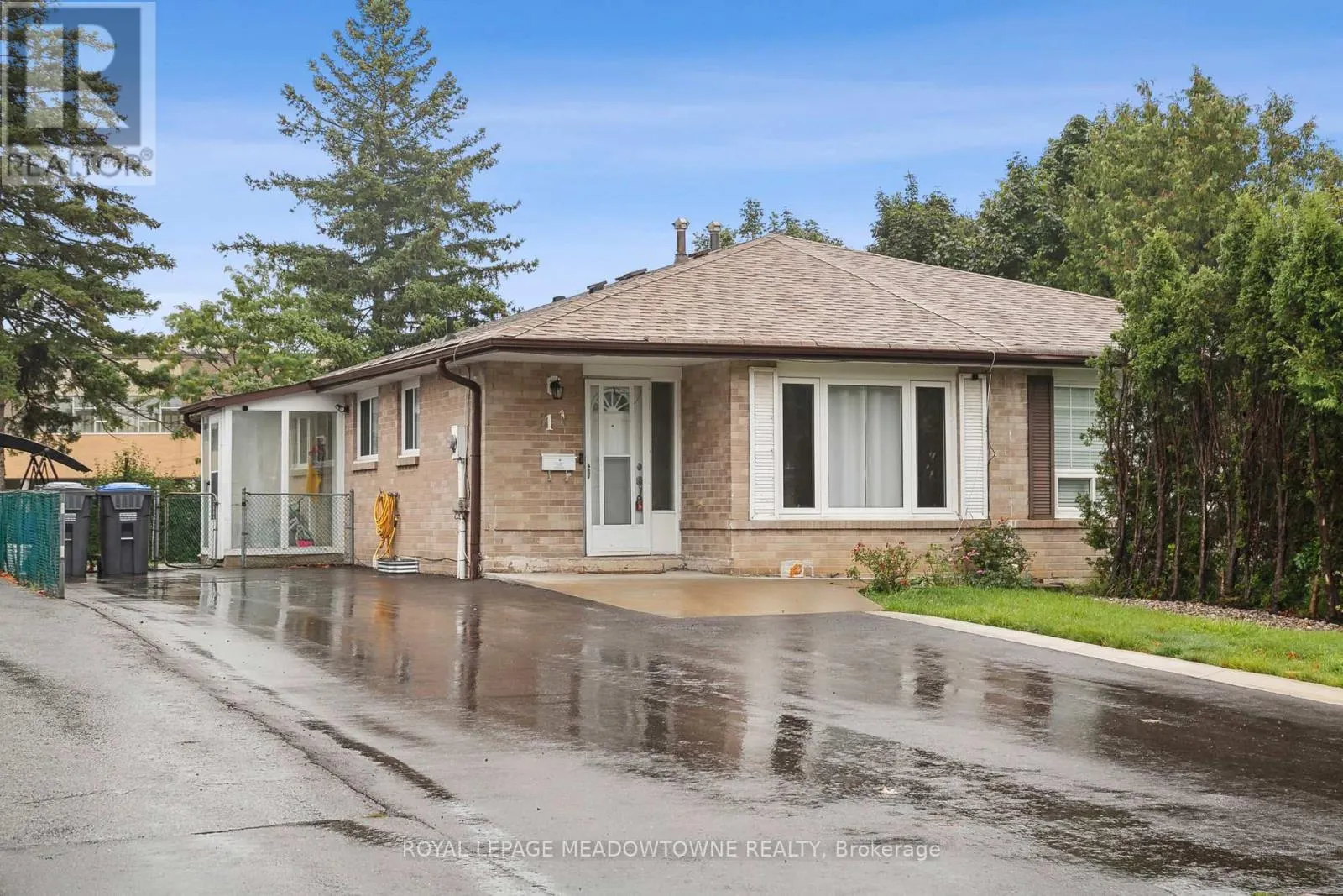 UPPER - 11 JUNIPER CRESCENT