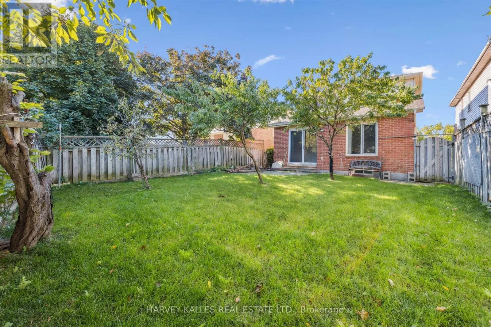 3932 RUSHTON CRESCENT