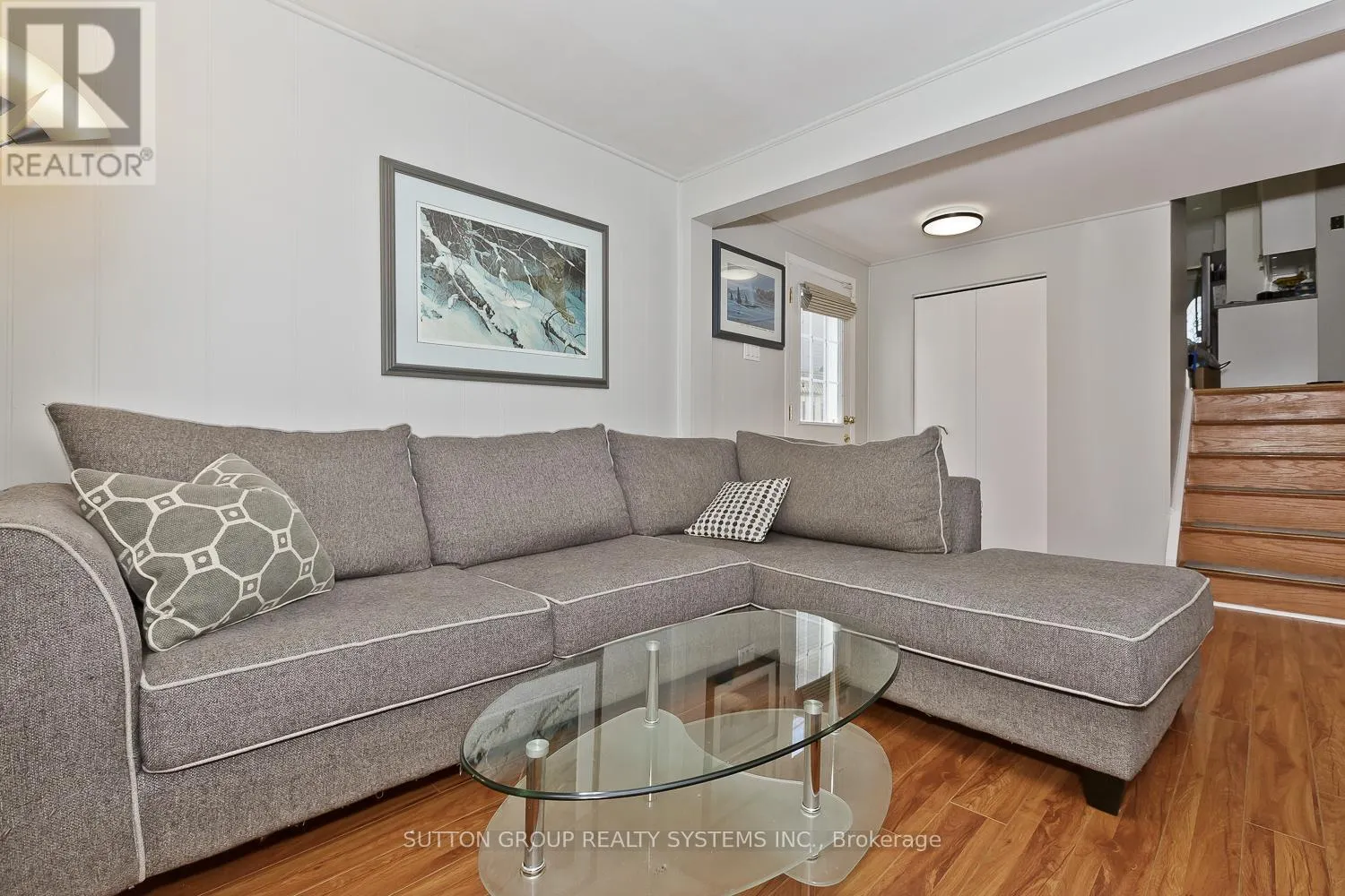 1535 THETFORD COURT