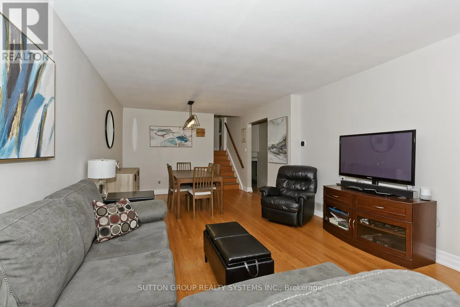 1535 THETFORD COURT