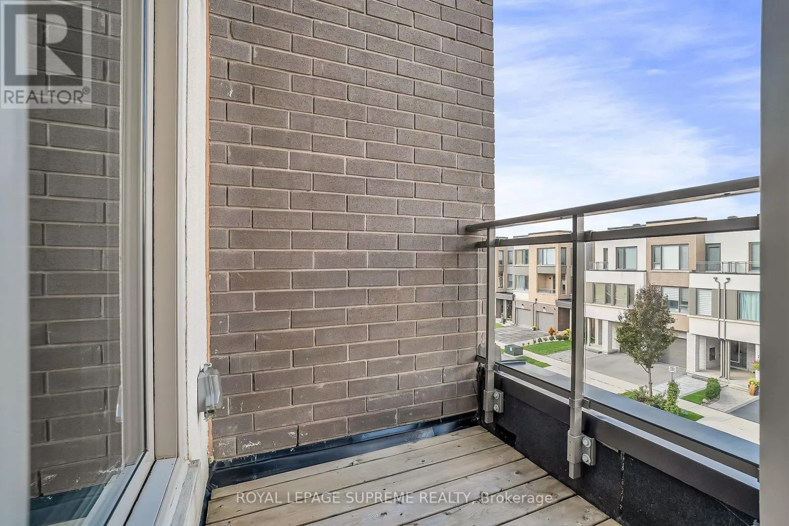 182 HUGUENOT ROAD