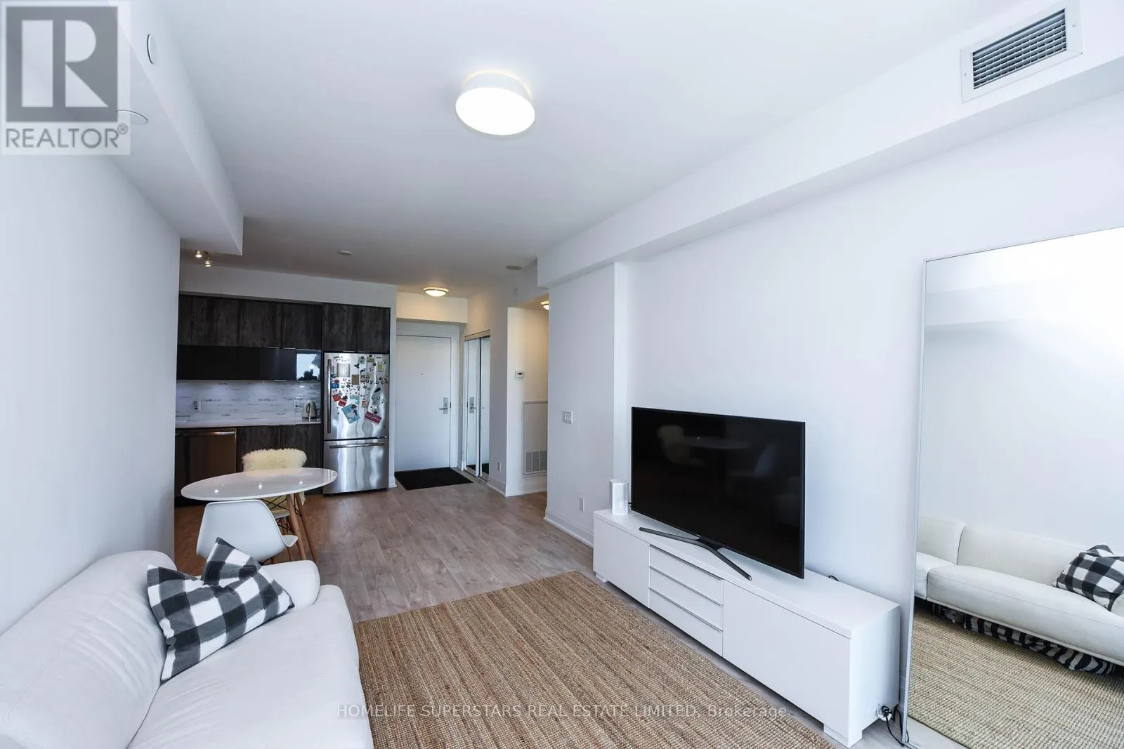 503 - 56 ANNIE CRAIG DRIVE