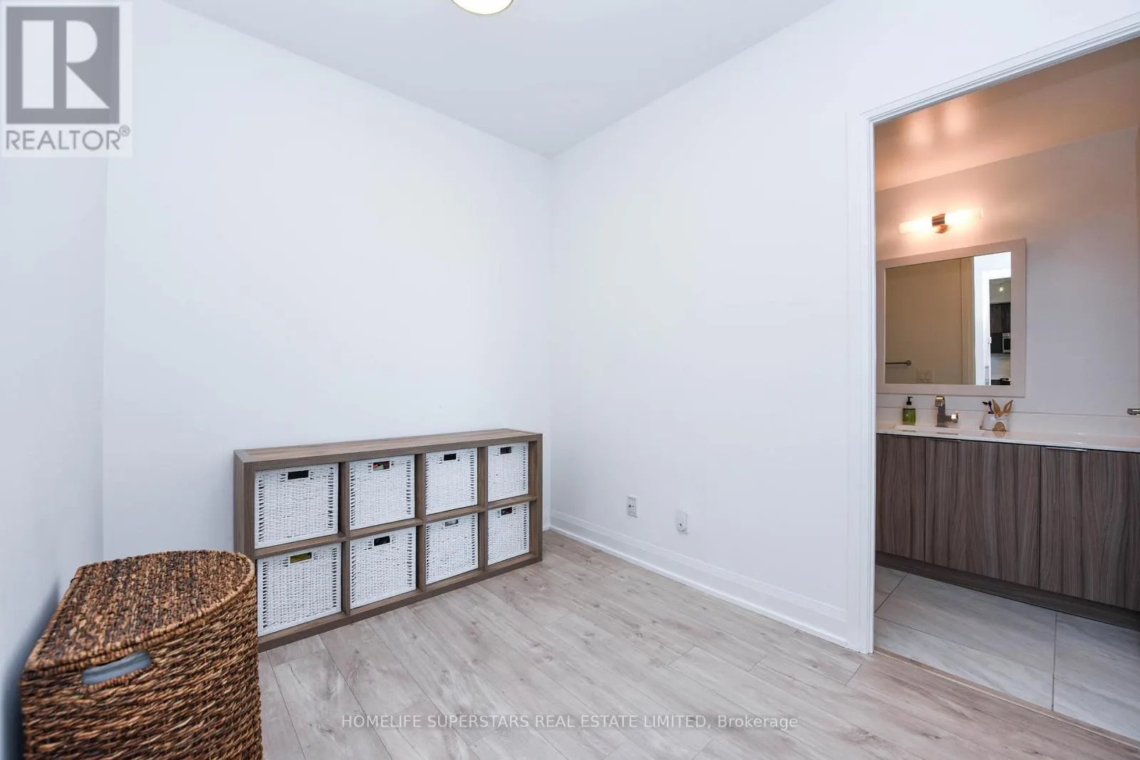 503 - 56 ANNIE CRAIG DRIVE