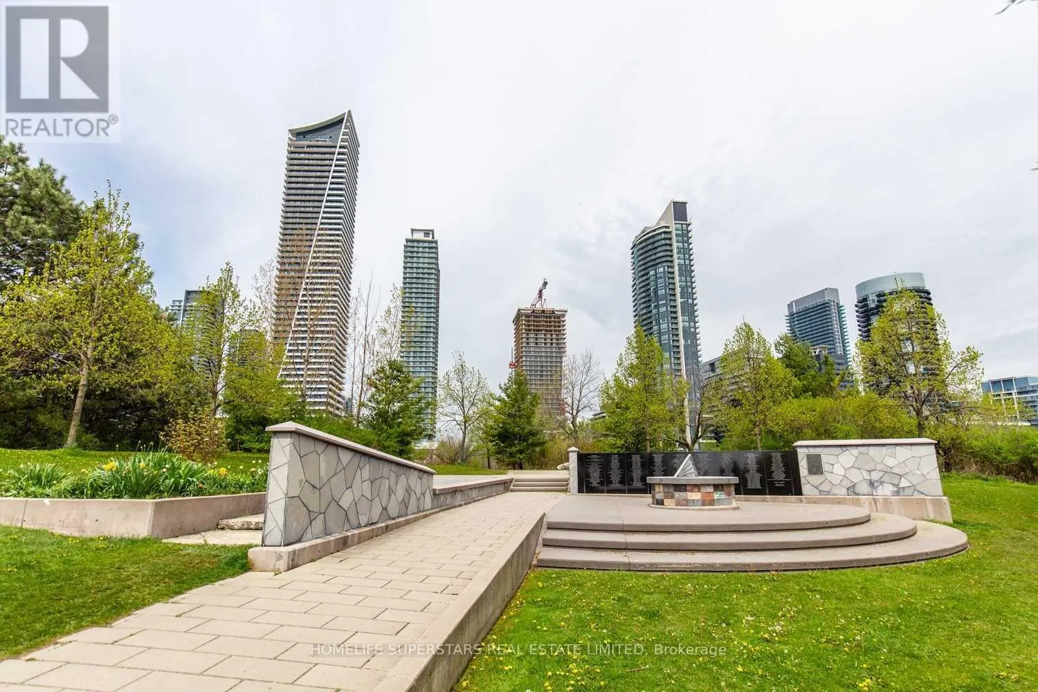 503 - 56 ANNIE CRAIG DRIVE
