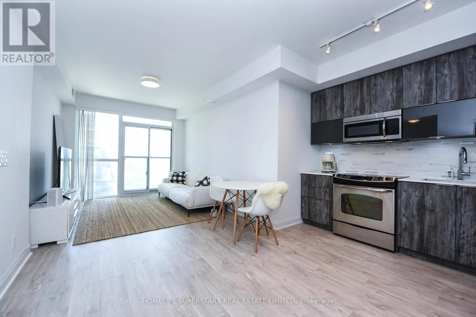 503 - 56 ANNIE CRAIG DRIVE