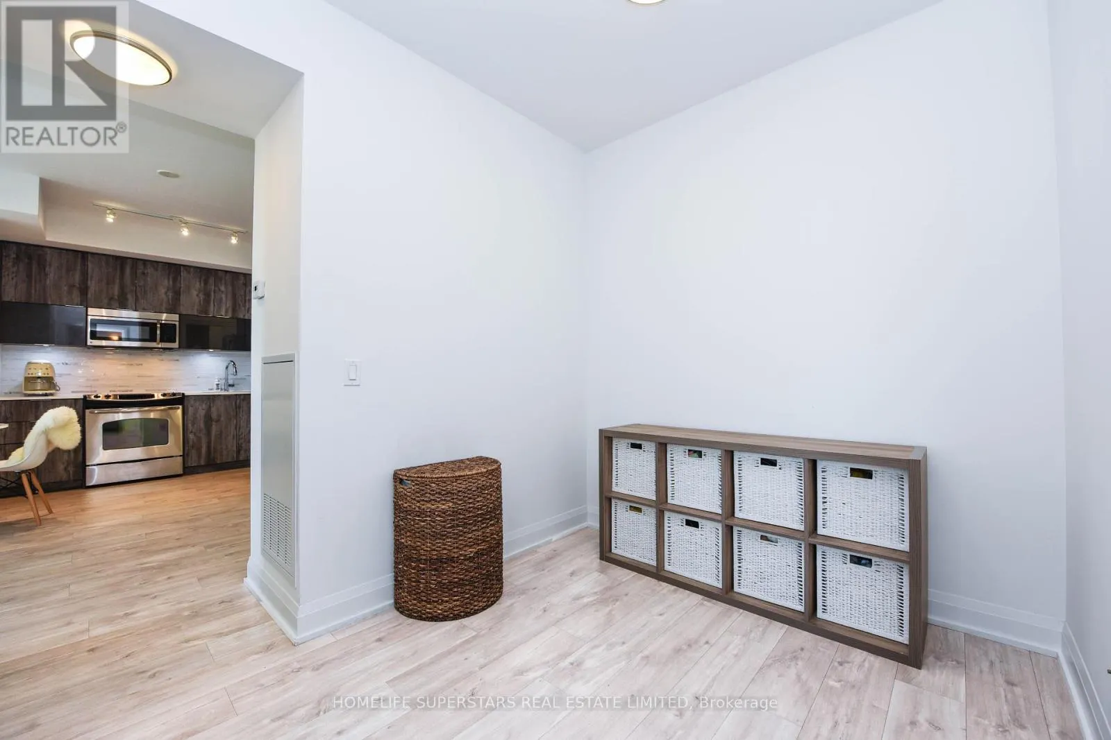 503 - 56 ANNIE CRAIG DRIVE