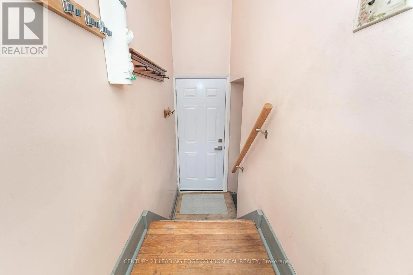621 RODING STREET