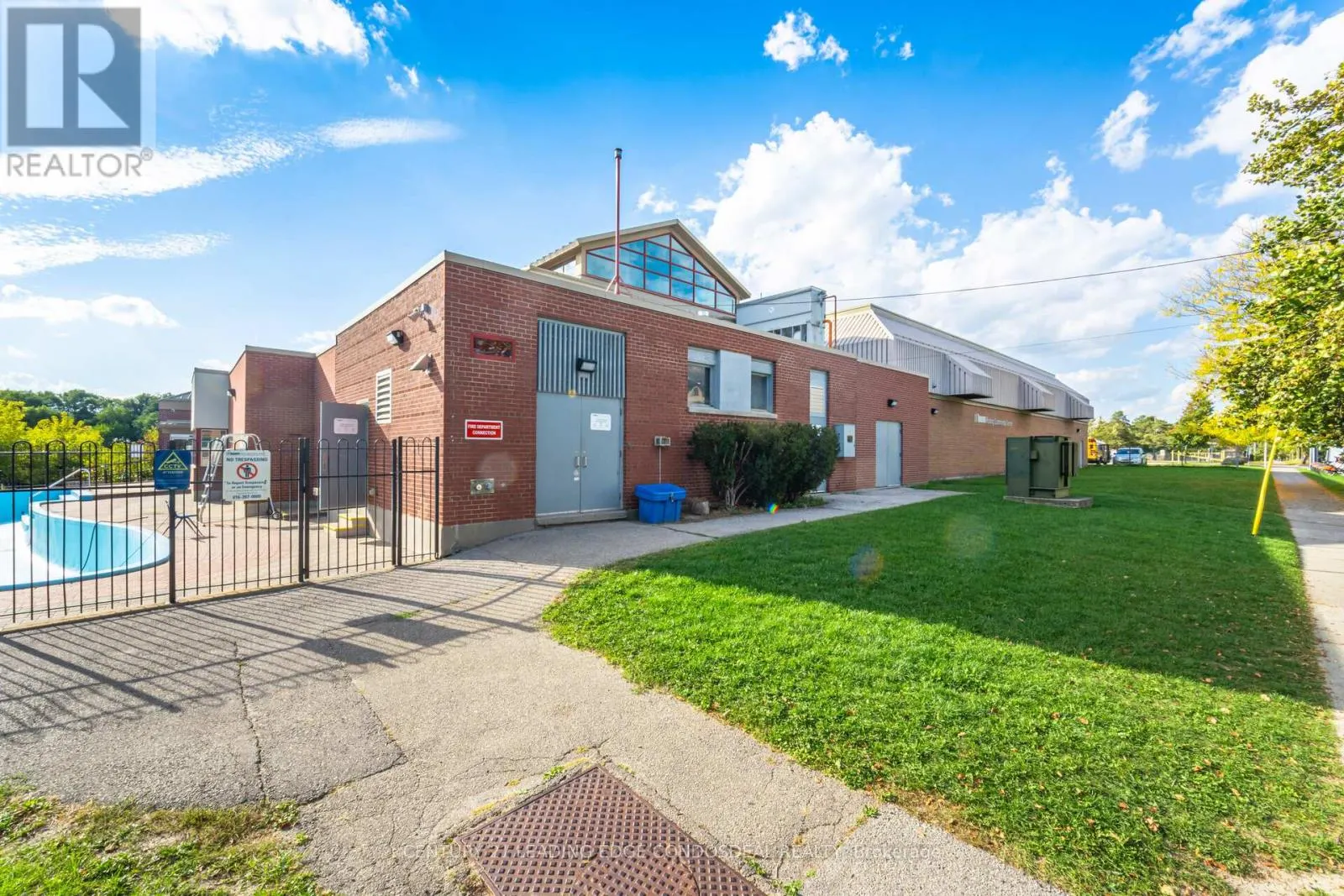 621 RODING STREET
