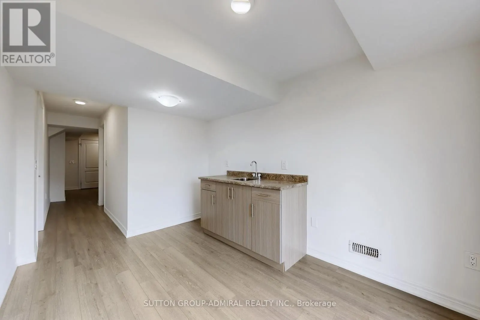 74 DAVENFIELD CIRCLE