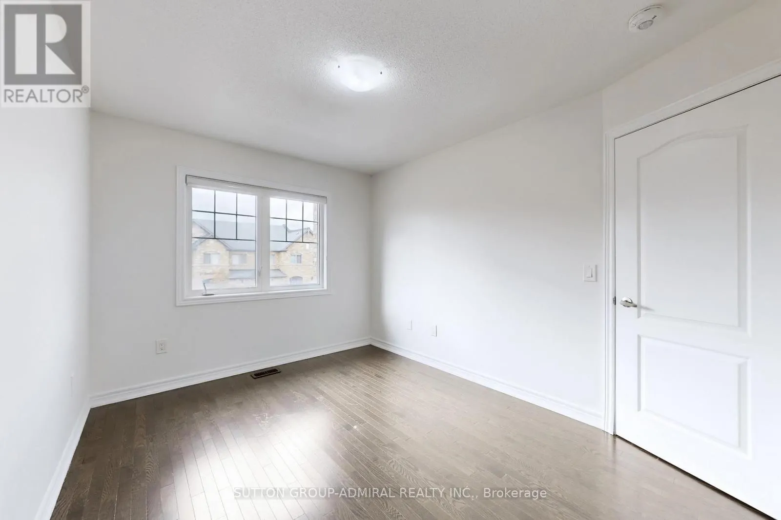 74 DAVENFIELD CIRCLE