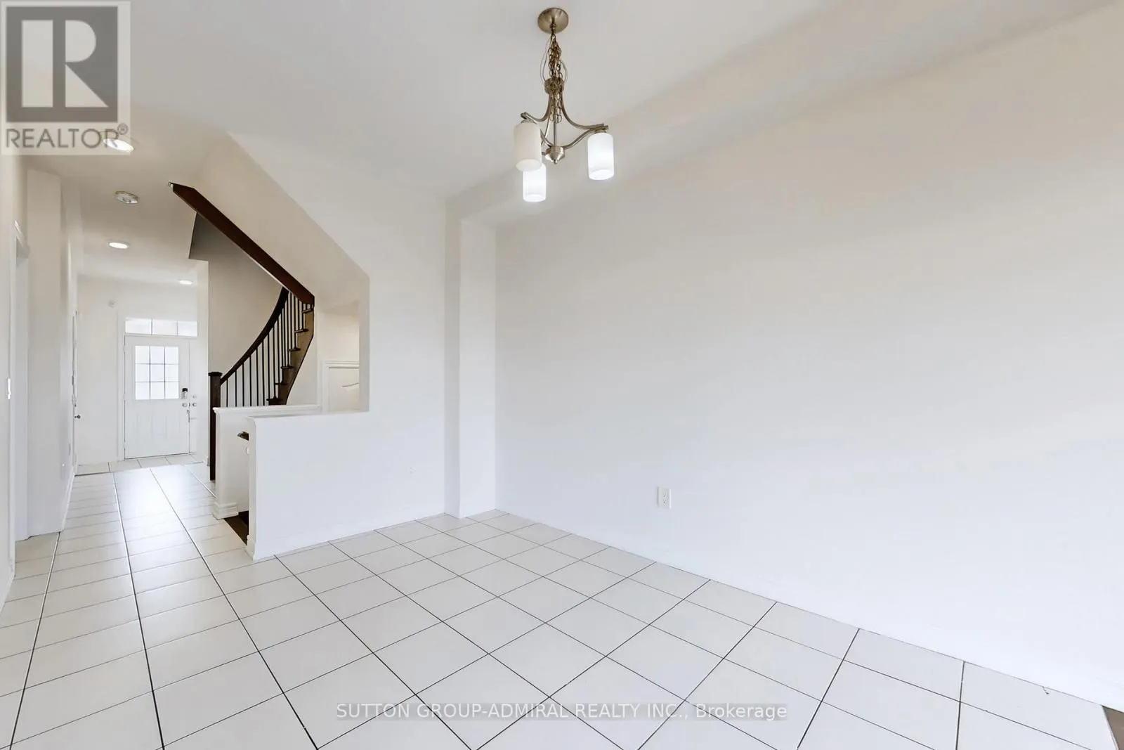 74 DAVENFIELD CIRCLE