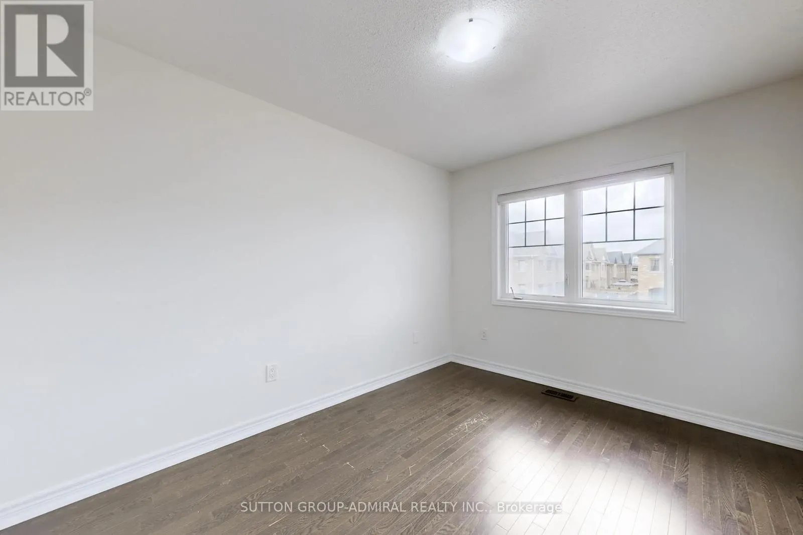 74 DAVENFIELD CIRCLE