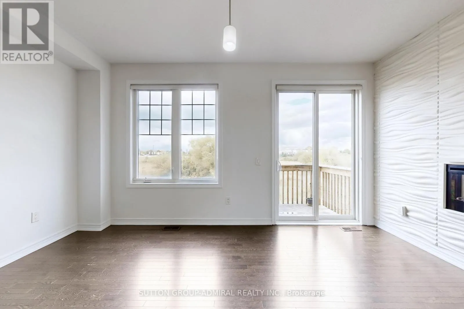 74 DAVENFIELD CIRCLE