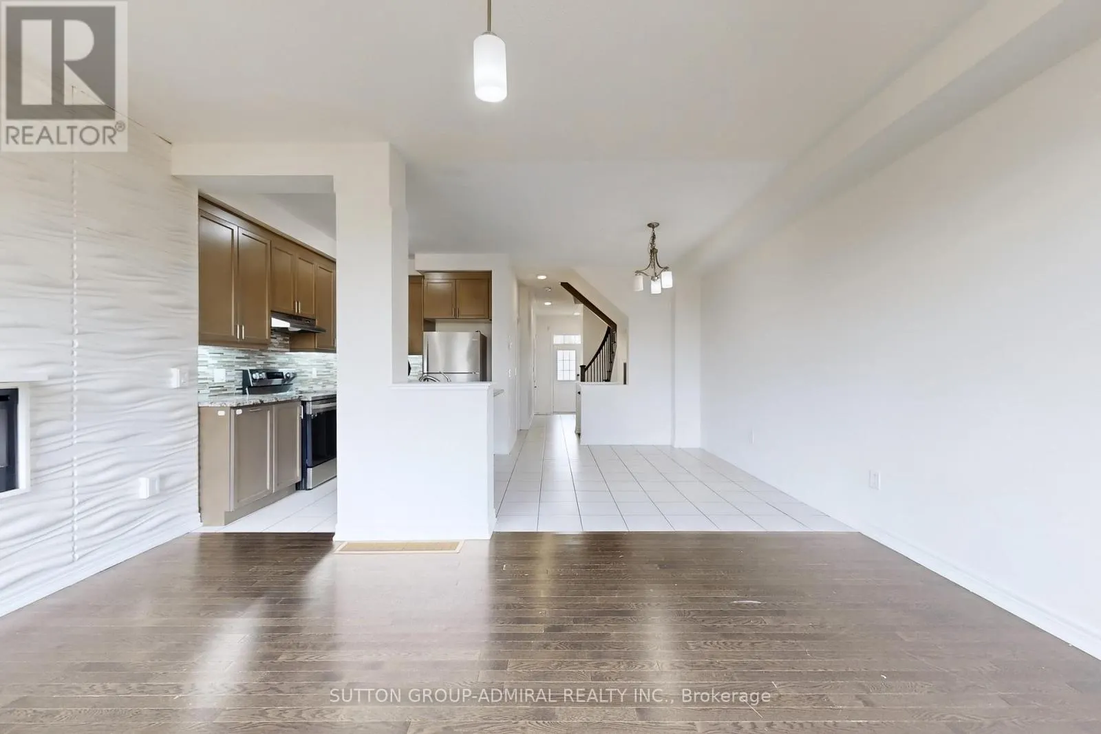 74 DAVENFIELD CIRCLE