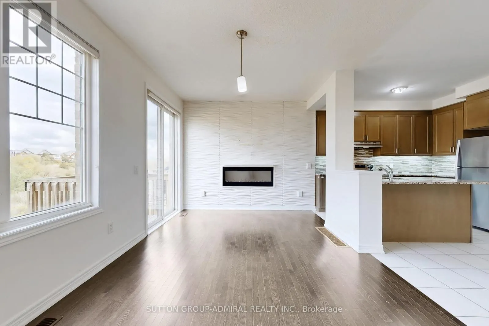 74 DAVENFIELD CIRCLE