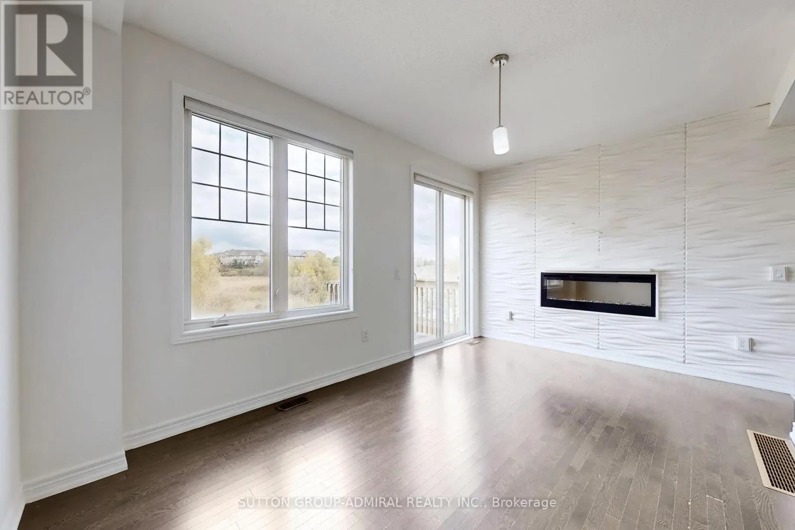74 DAVENFIELD CIRCLE