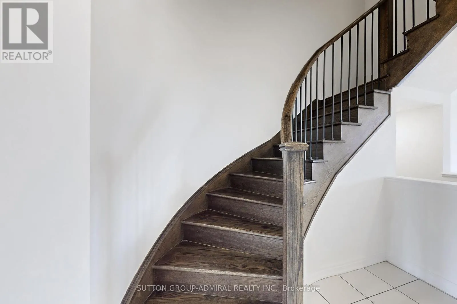 74 DAVENFIELD CIRCLE