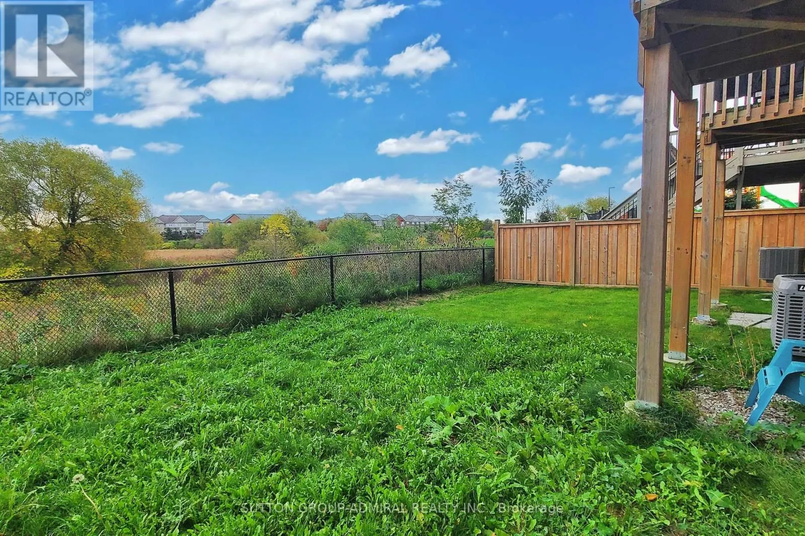 74 DAVENFIELD CIRCLE