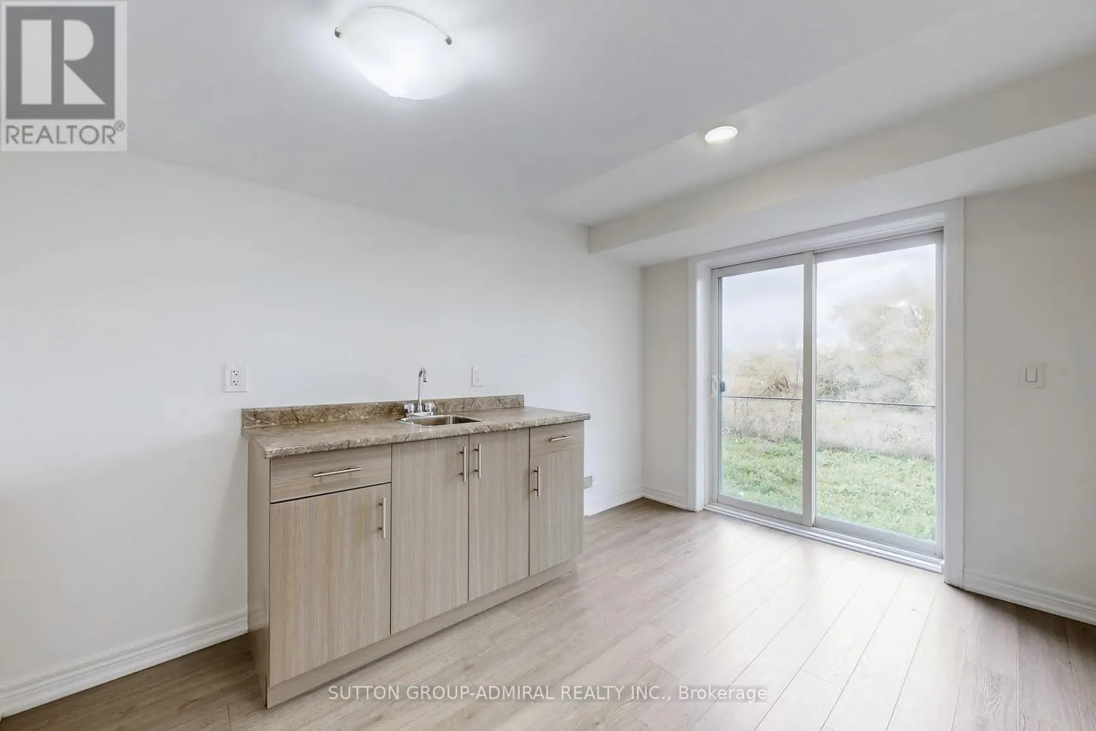 74 DAVENFIELD CIRCLE