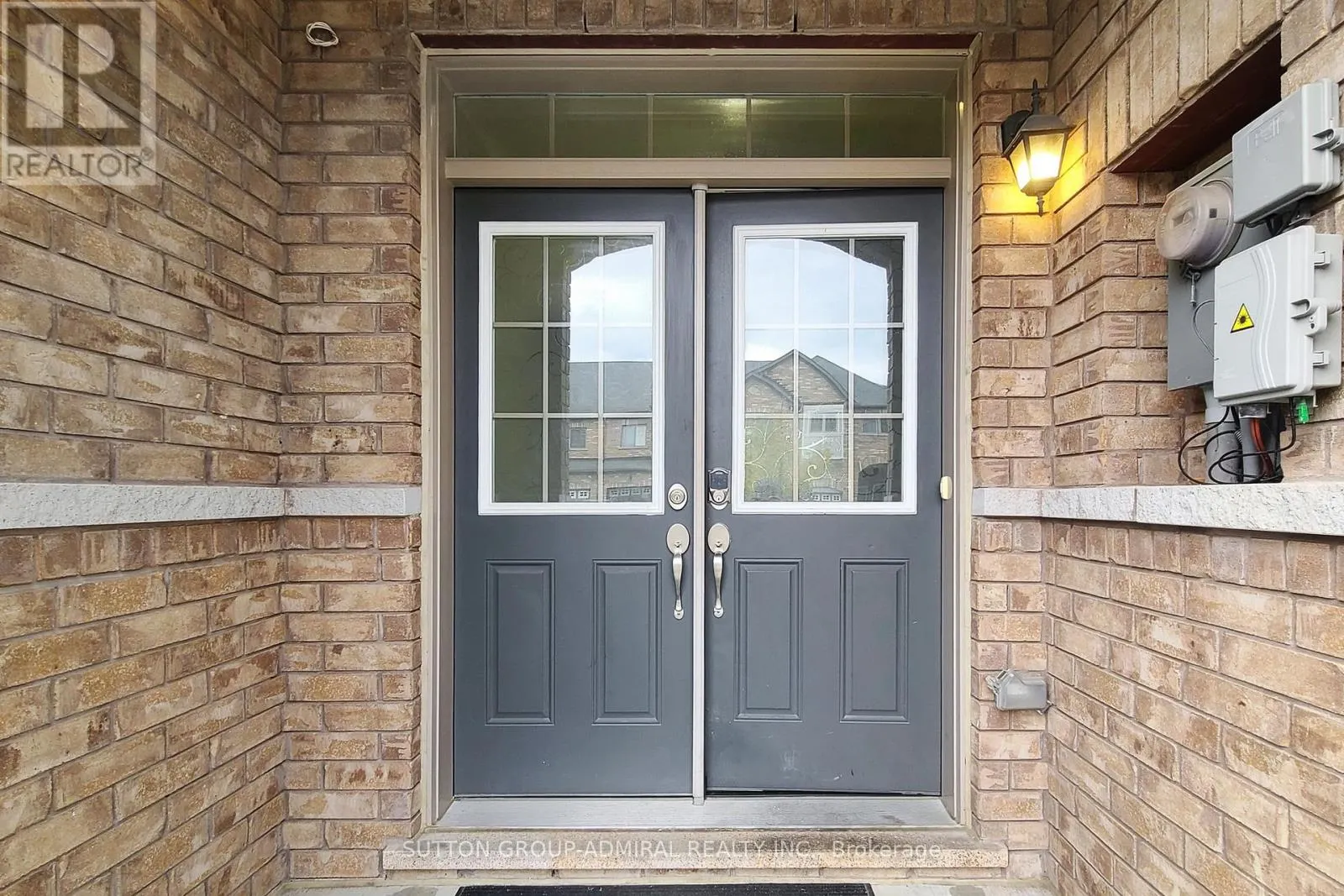 74 DAVENFIELD CIRCLE