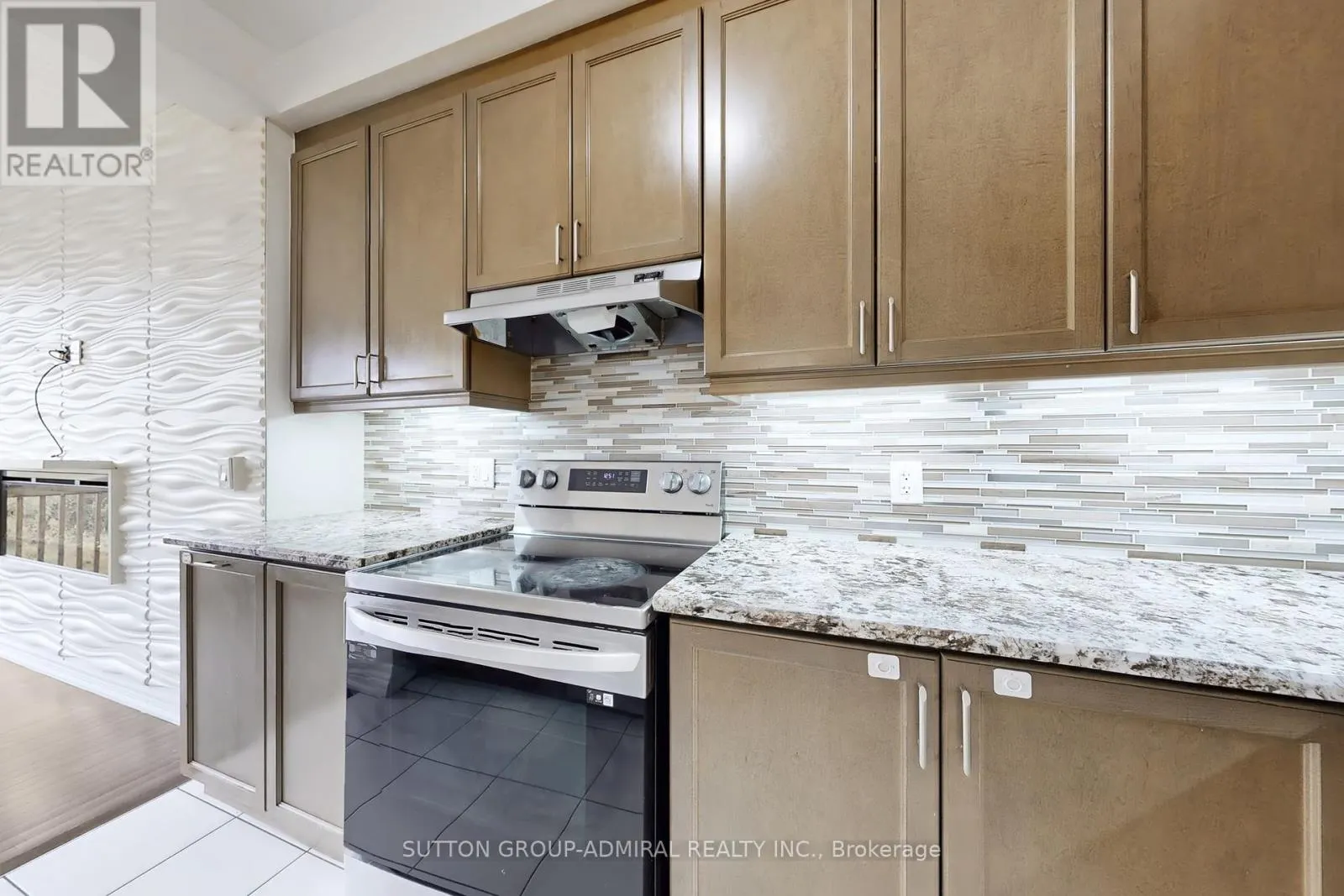 74 DAVENFIELD CIRCLE
