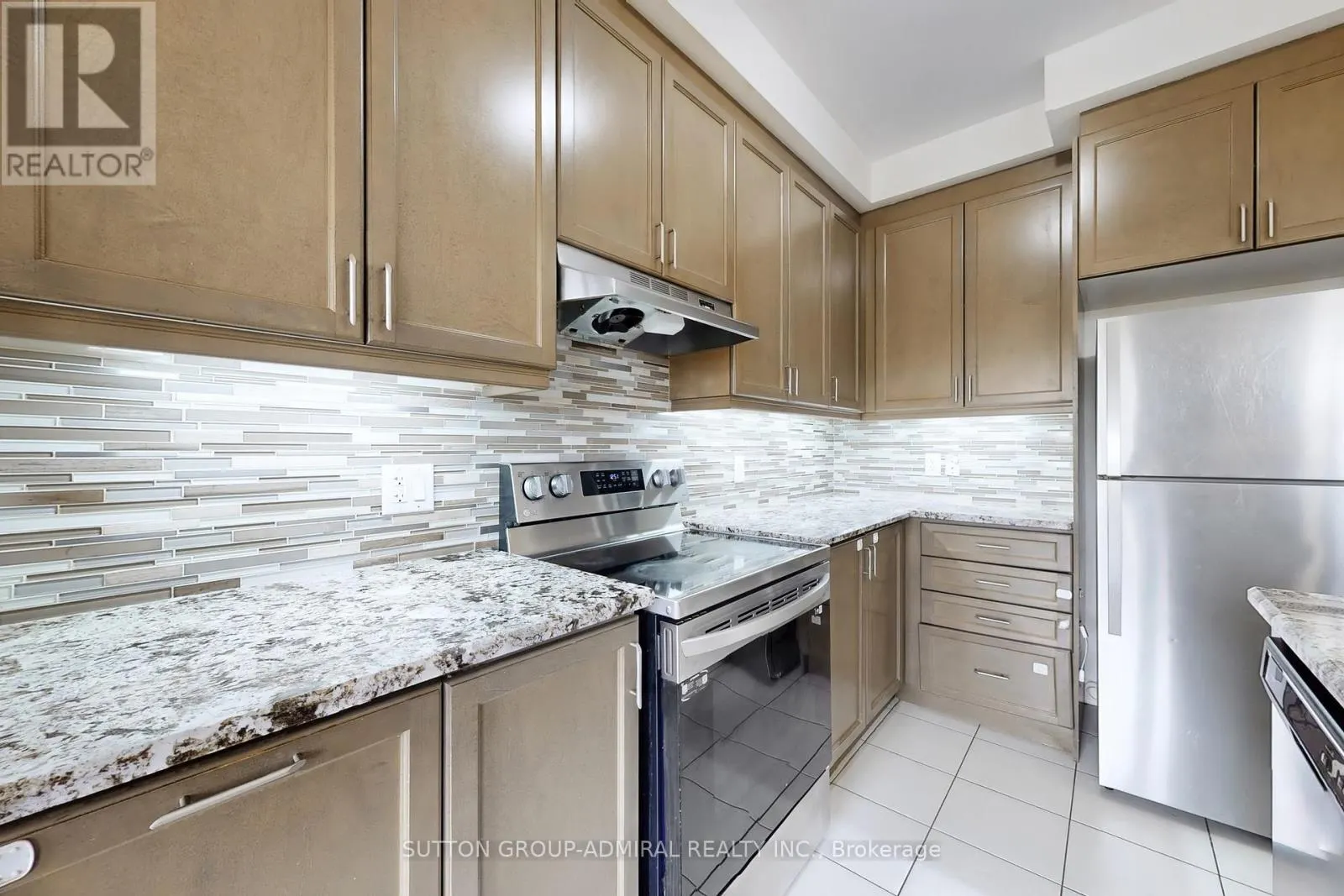 74 DAVENFIELD CIRCLE