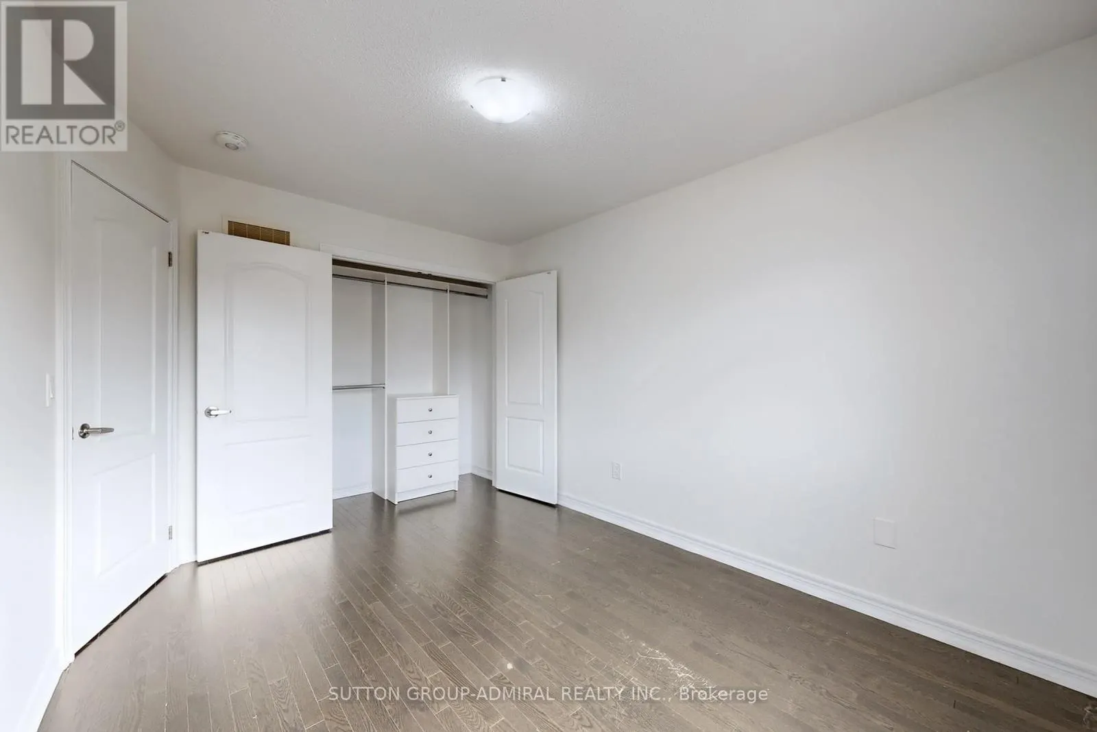 74 DAVENFIELD CIRCLE