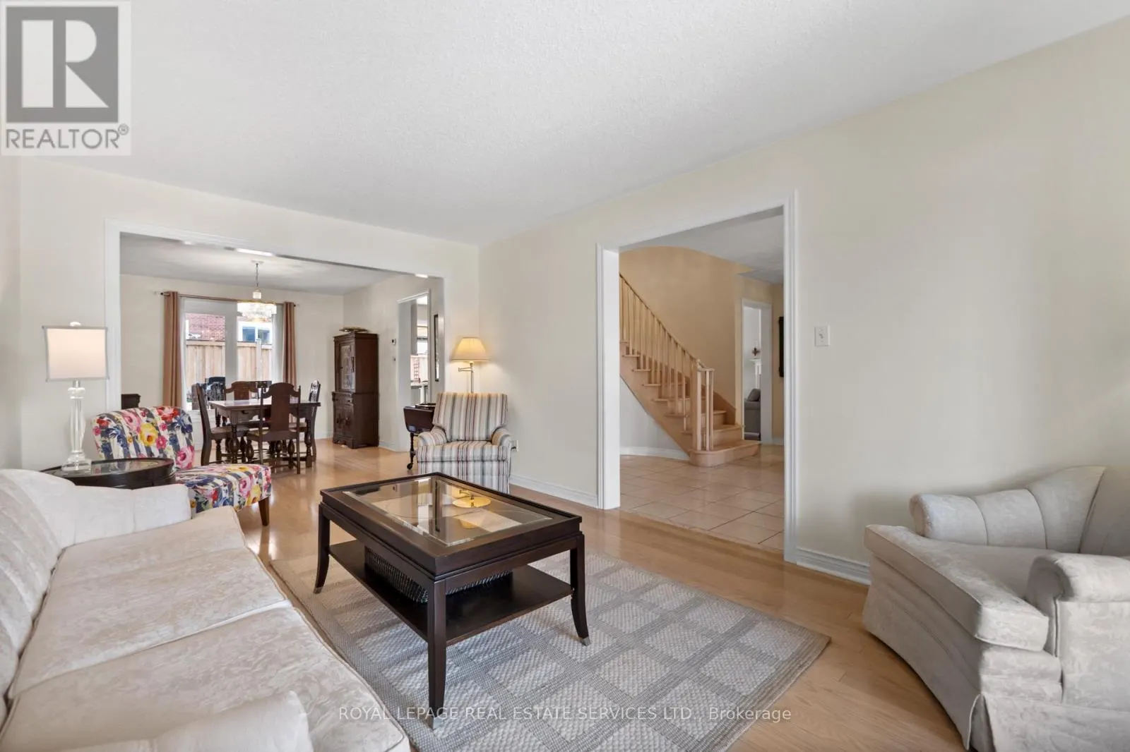 1074 BRADBURY CHASE